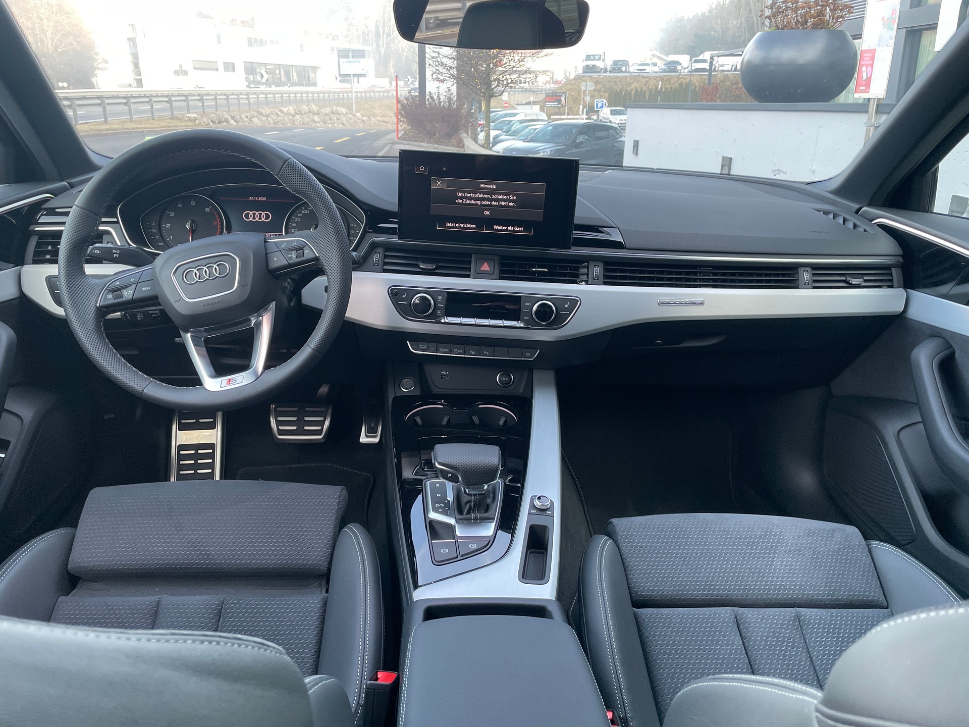 AUDI A4 Avant 45 TFSI S line S-tronic quattro Competition Edition Plus-image-17