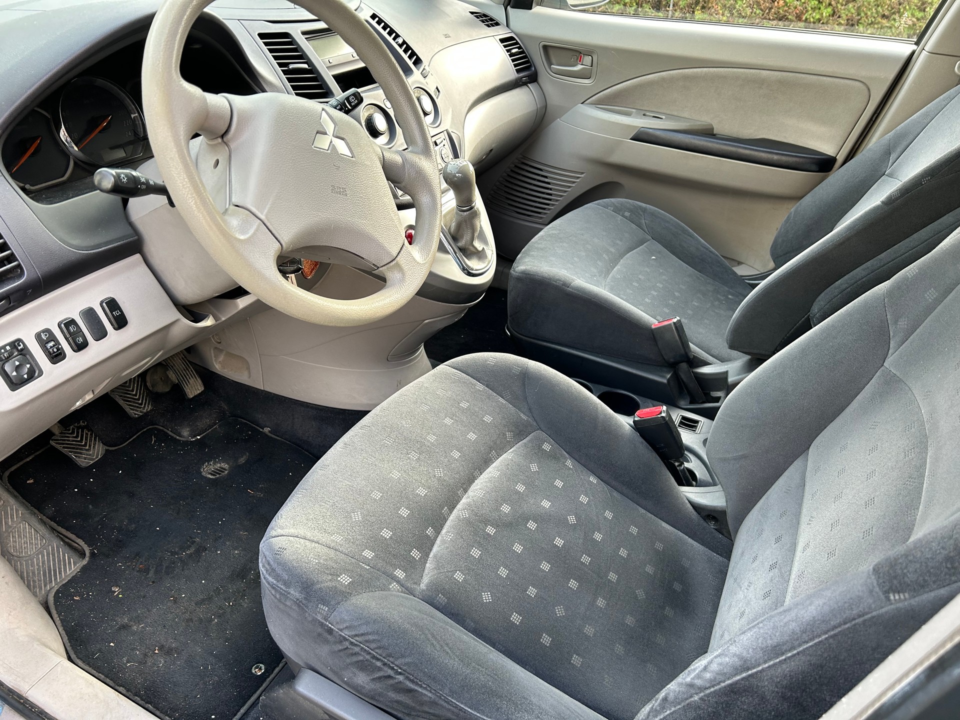 MITSUBISHI Grandis 2.4 16V Invite-image-8