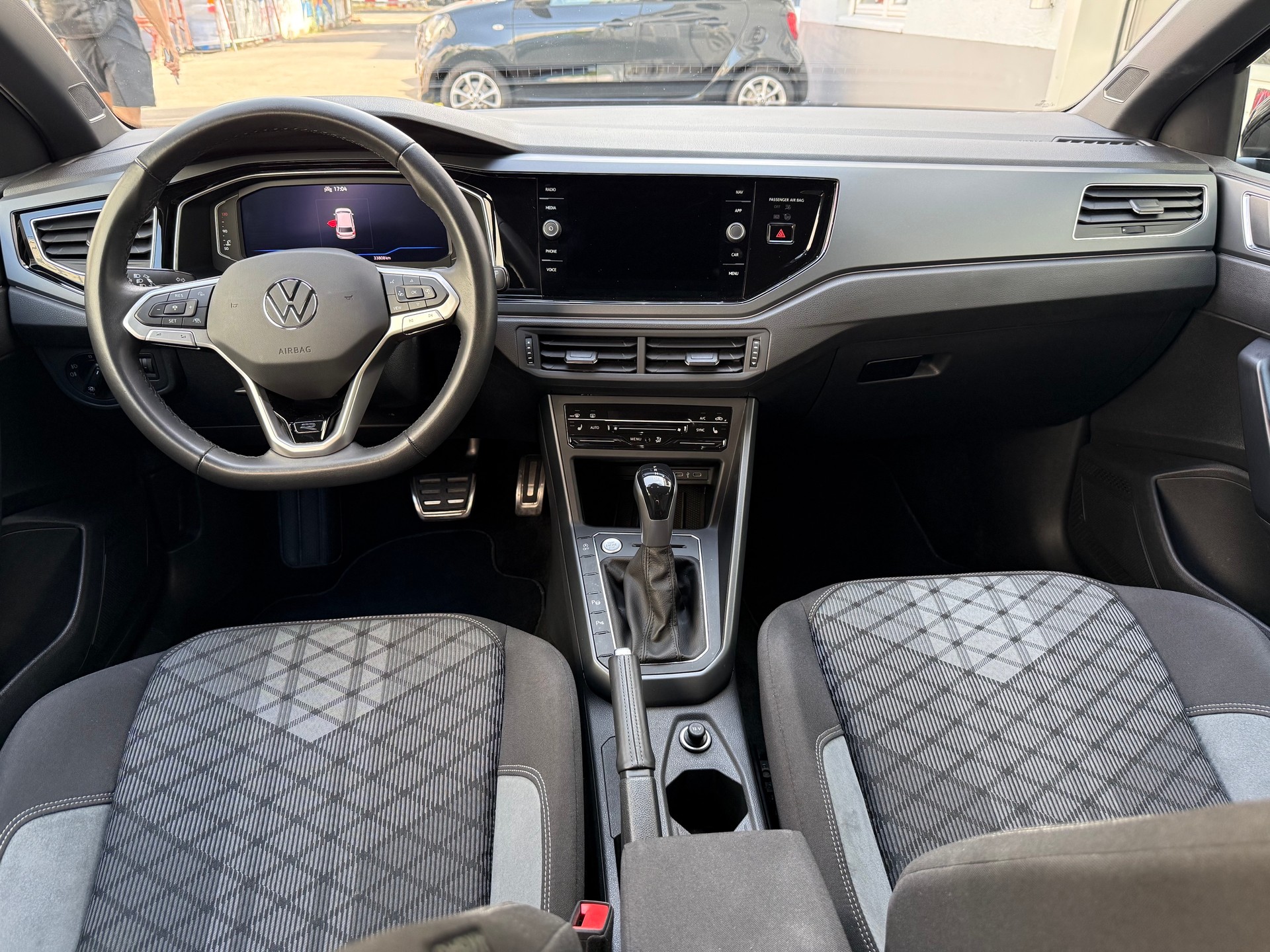 VW Polo 1.0 TSI R-Line DSG-image-8
