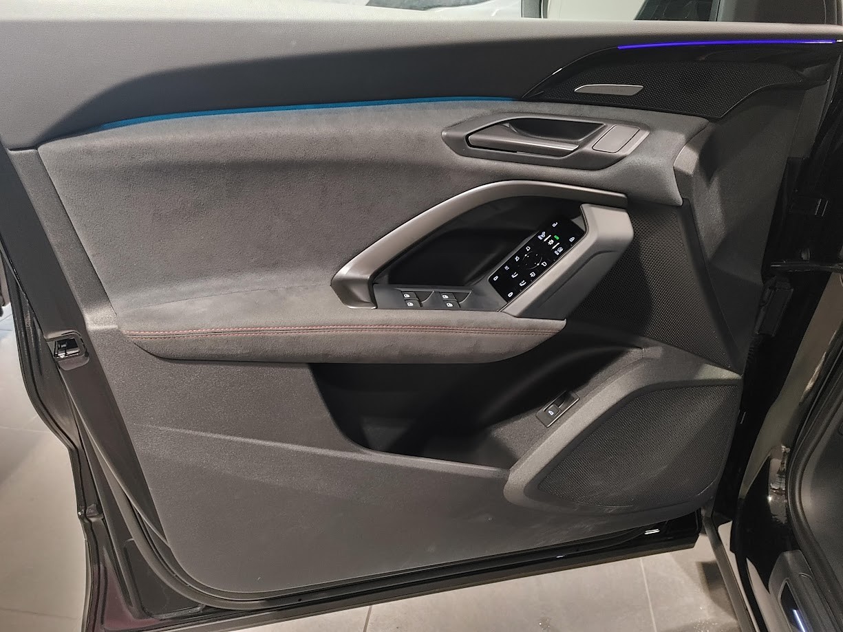 AUDI SQ5 TFSI quattro S-tronic-image-2