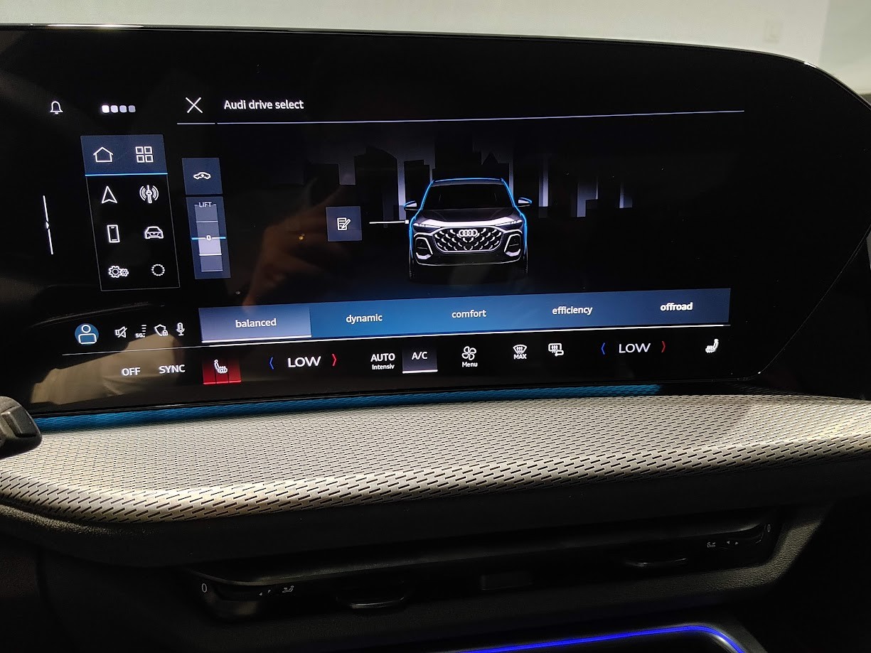 AUDI SQ5 TFSI quattro S-tronic-image-7