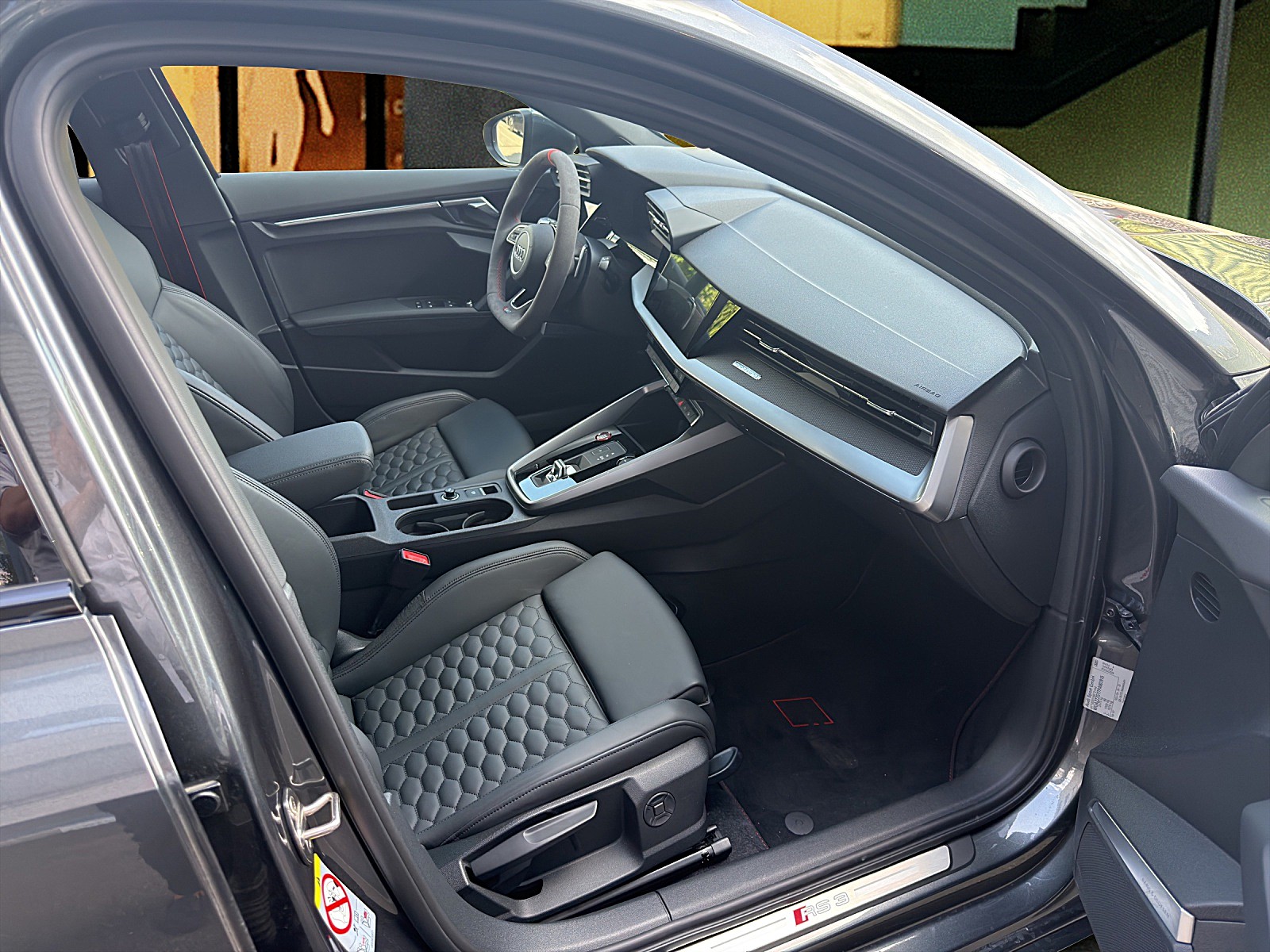 AUDI RS3 Sportback 2.5 TFSI quattro S-Tronic-image-6