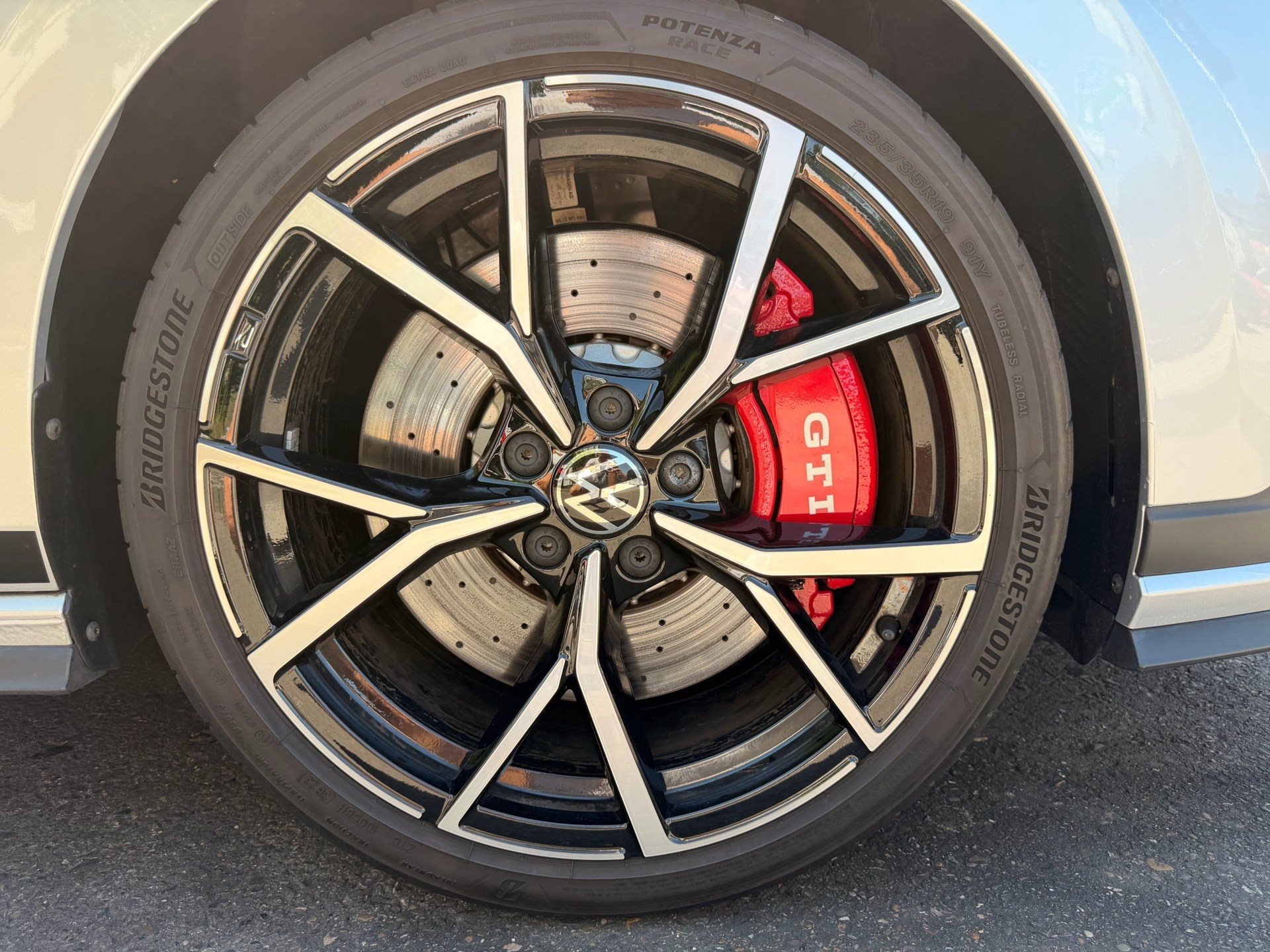 VW Golf GTI Clubsport *** BLACK STYLE MIT AKRAPOVIC SPORTAUSPUFF ***-image-6
