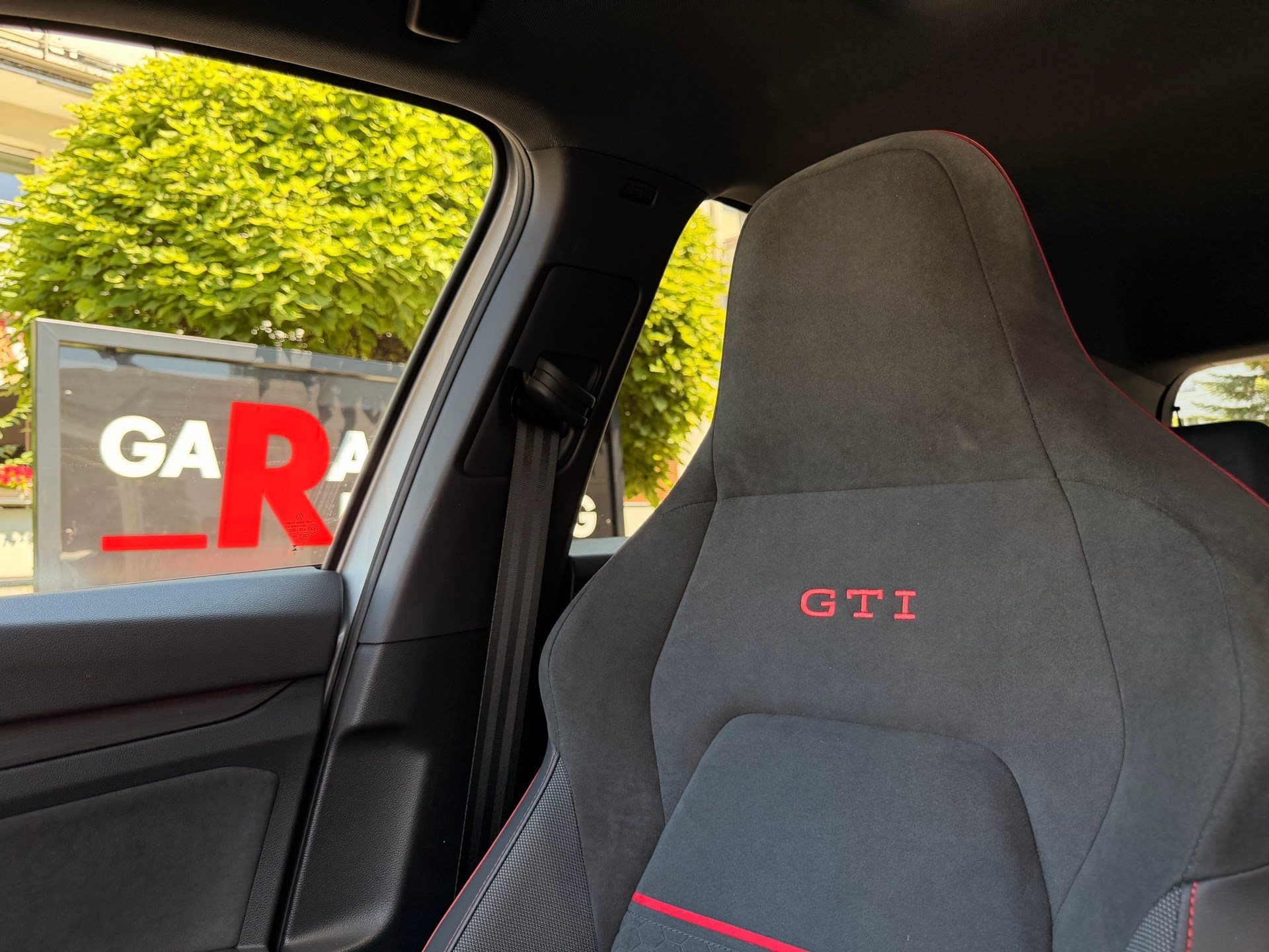 VW Golf GTI Clubsport *** BLACK STYLE MIT AKRAPOVIC SPORTAUSPUFF ***-image-23