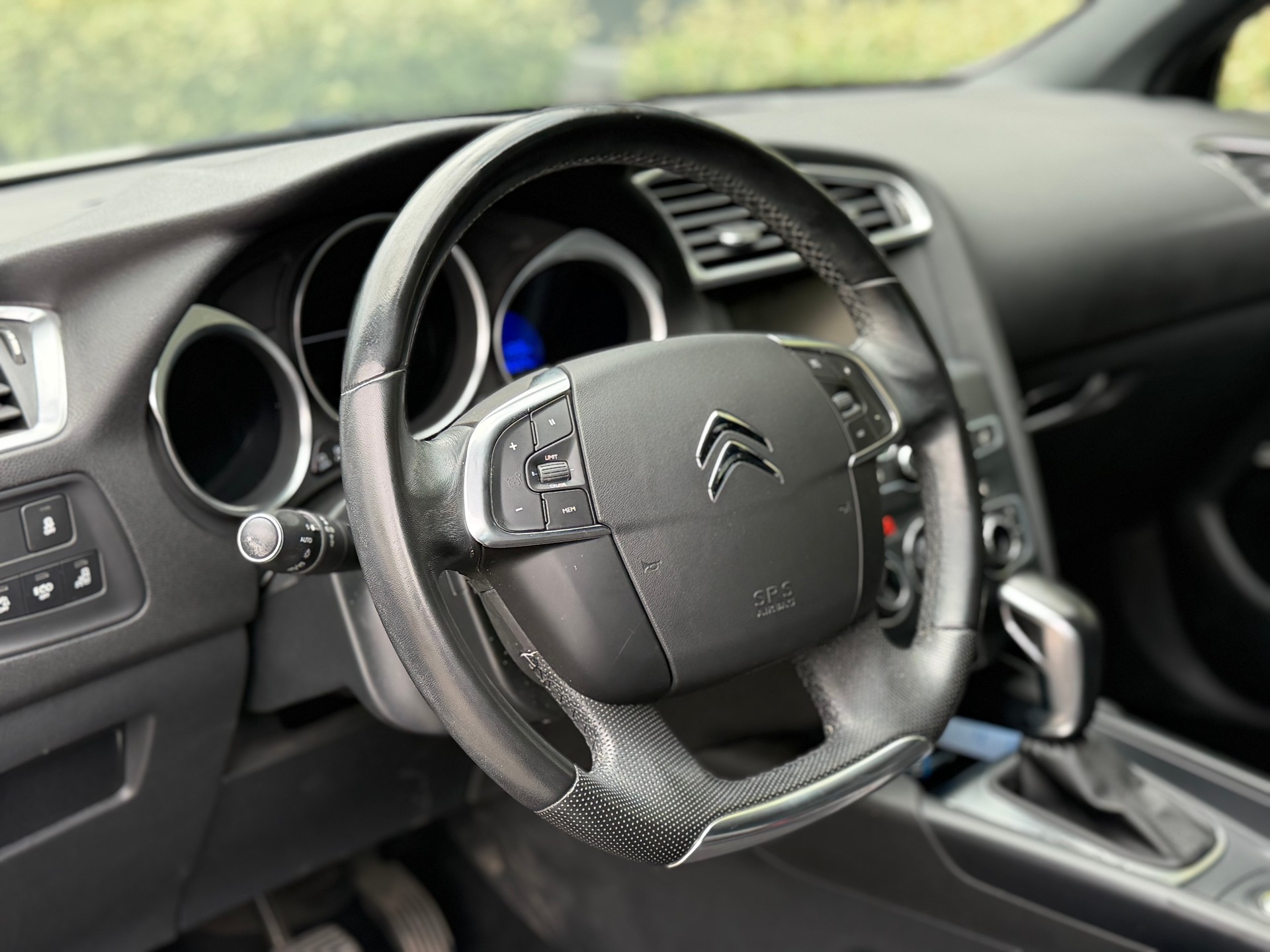 DS AUTOMOBILES DS 4 1.6 BlueHDi SO Chic Automatic-image-9