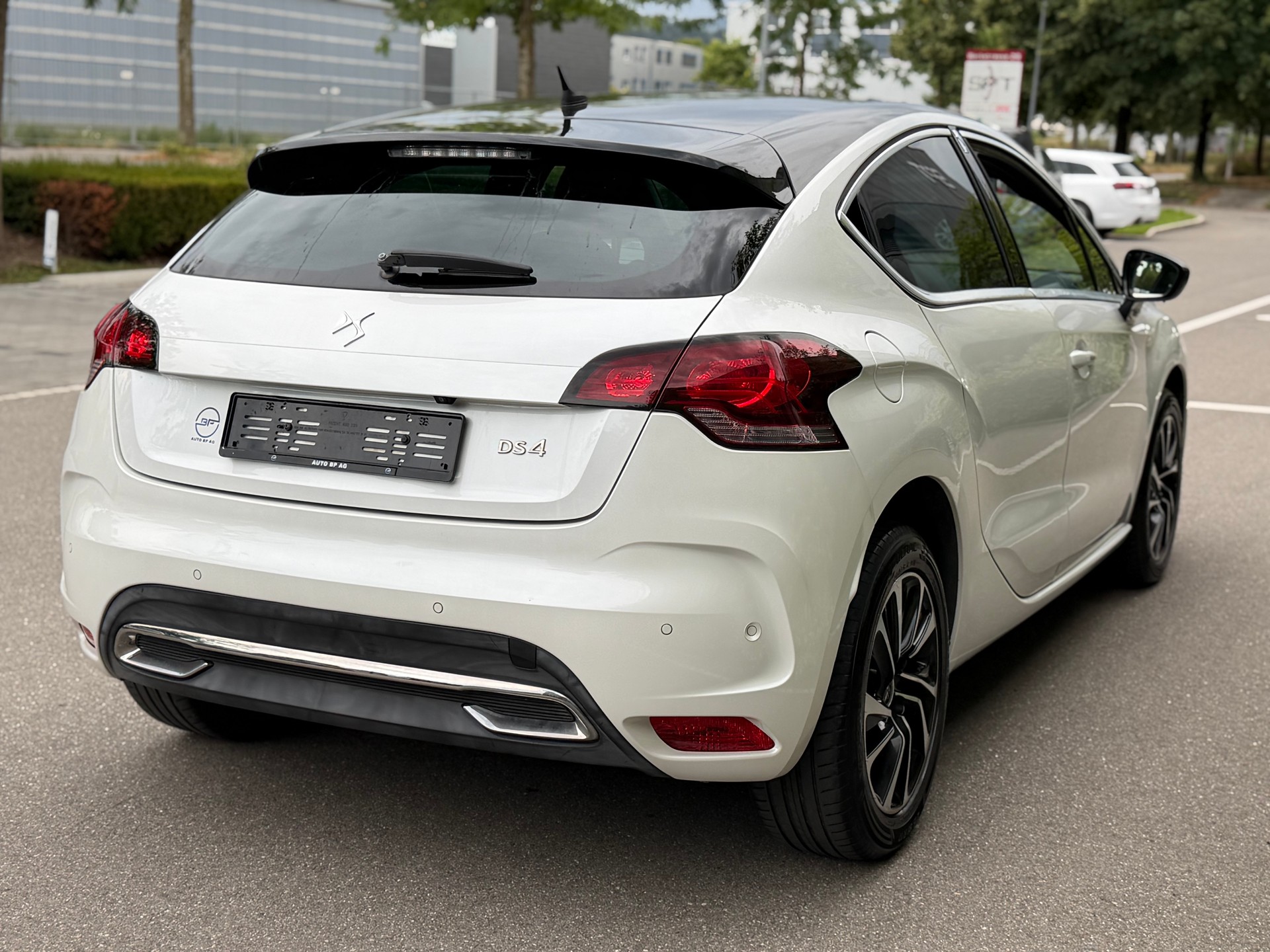 DS AUTOMOBILES DS 4 1.6 BlueHDi SO Chic Automatic-image-3