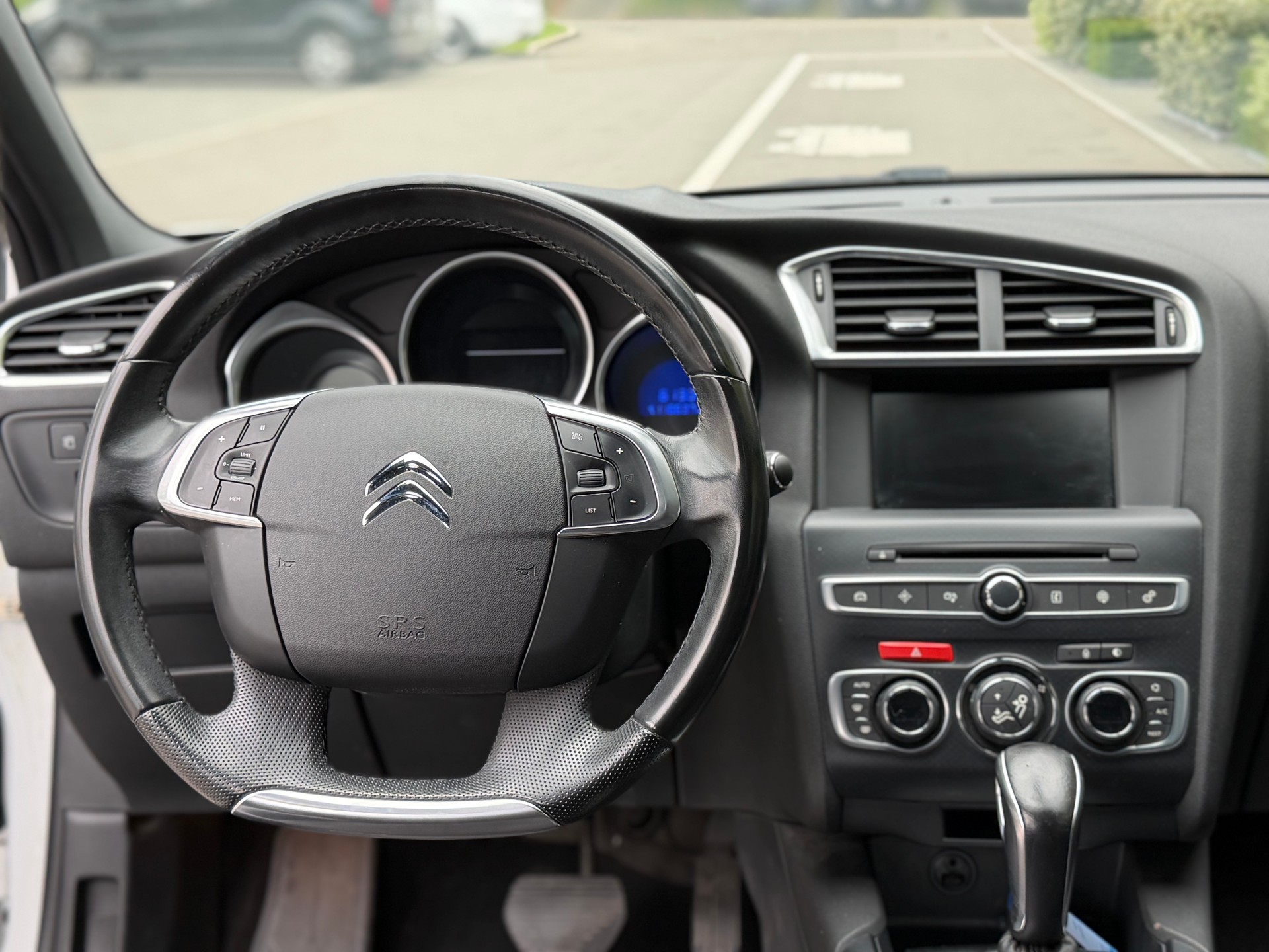 DS AUTOMOBILES DS 4 1.6 BlueHDi SO Chic Automatic-image-10