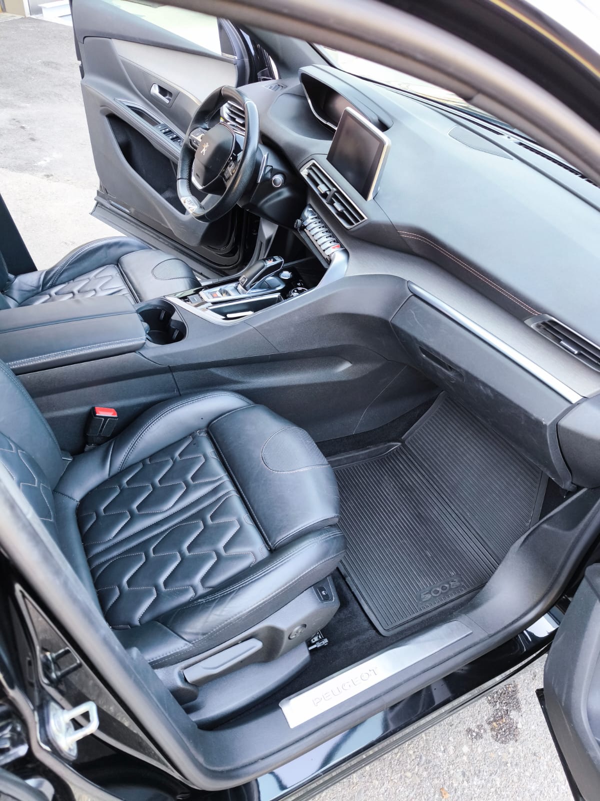 PEUGEOT 5008 2.0 BlueHDi GT EAT-image-6