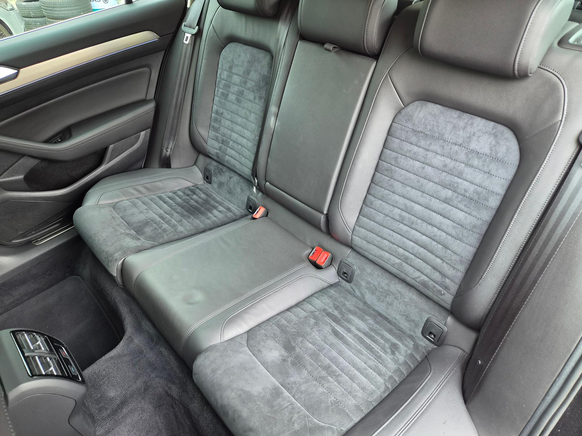 VW Passat Variant 2.0 TDI SCR BMT Highline DSG-image-6