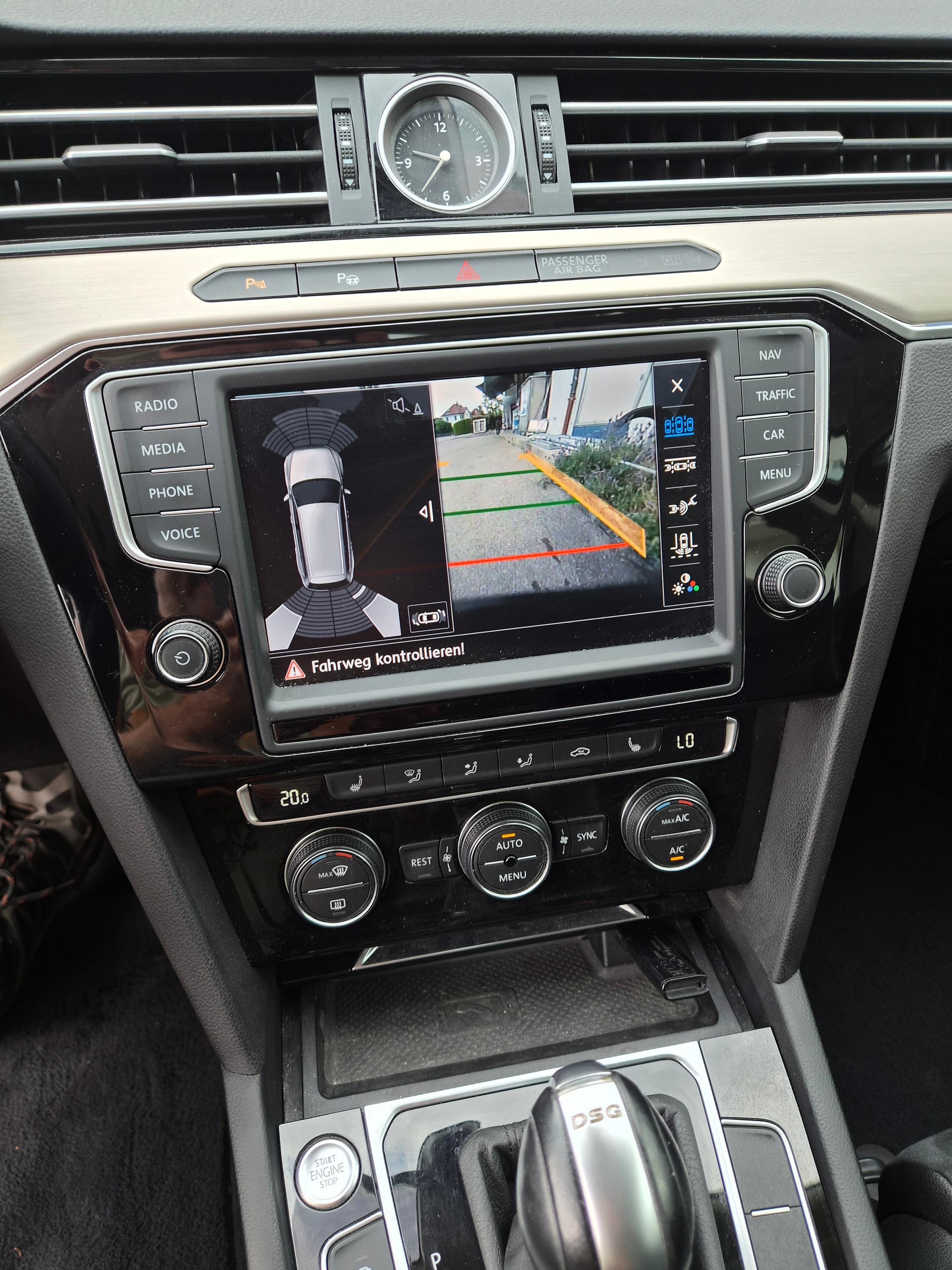 VW Passat Variant 2.0 TDI SCR BMT Highline DSG-image-9