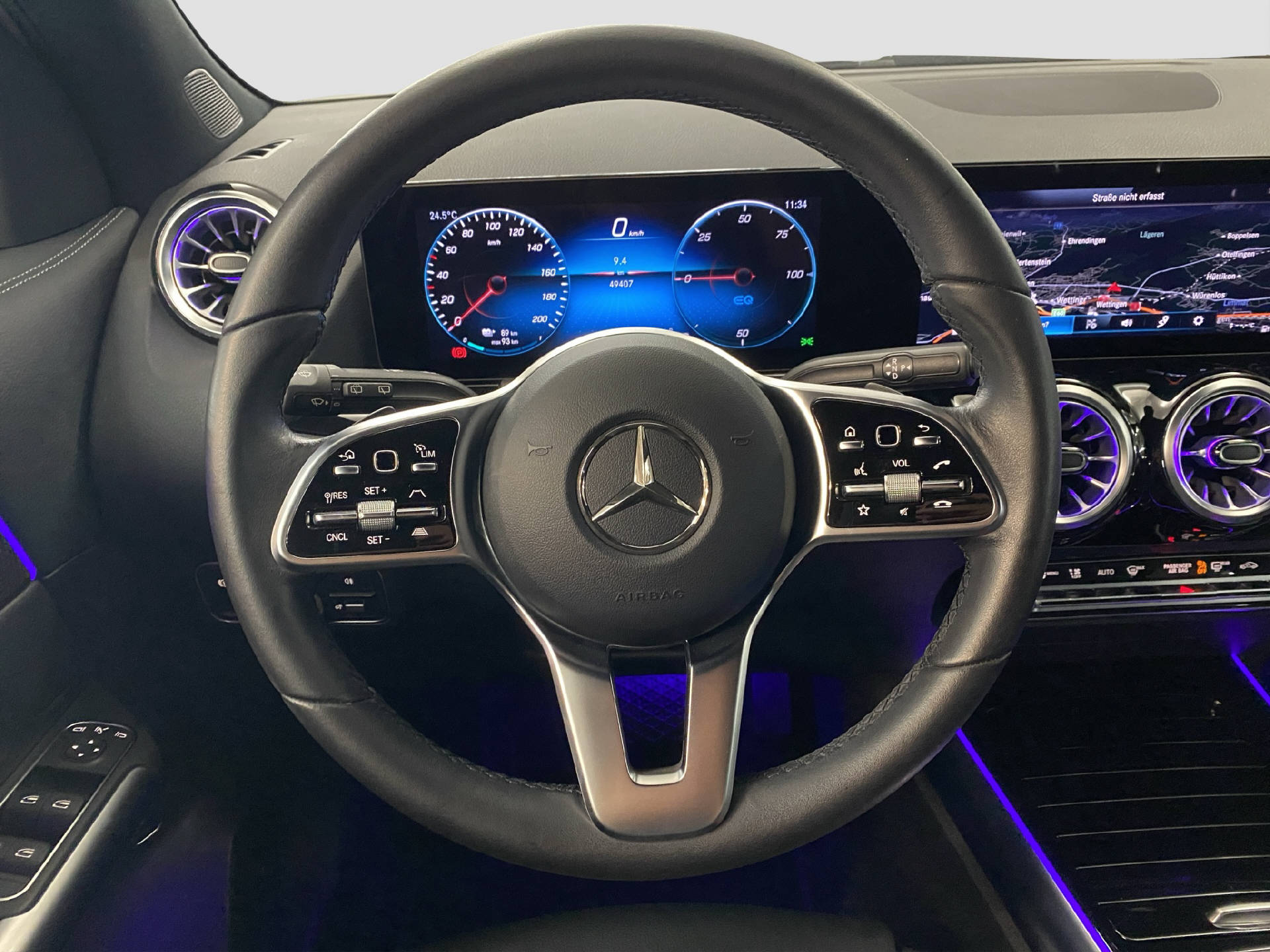 MERCEDES-BENZ EQA 300 Swiss Star 4MATIC-image-8