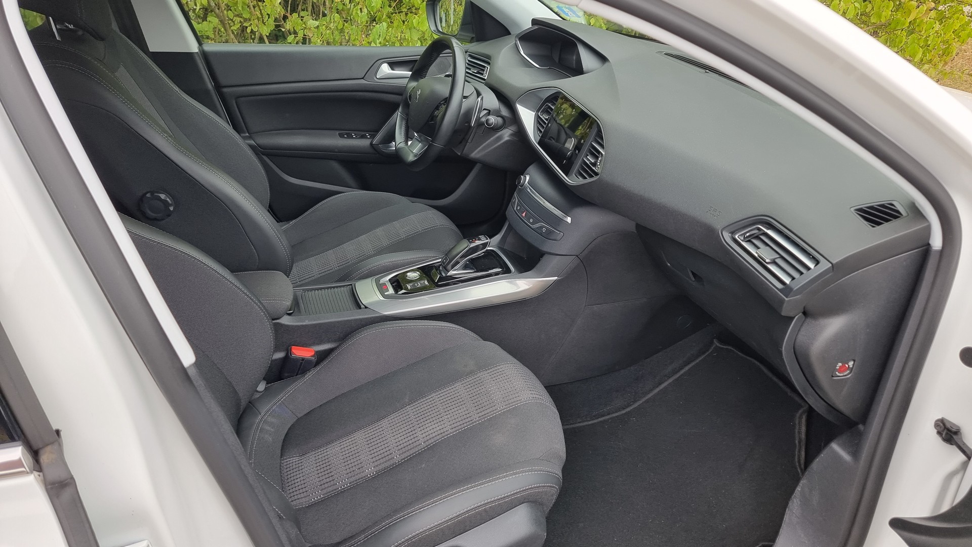 PEUGEOT 308 SW 1.5 BlueHDI Active Pack EAT8-image-15