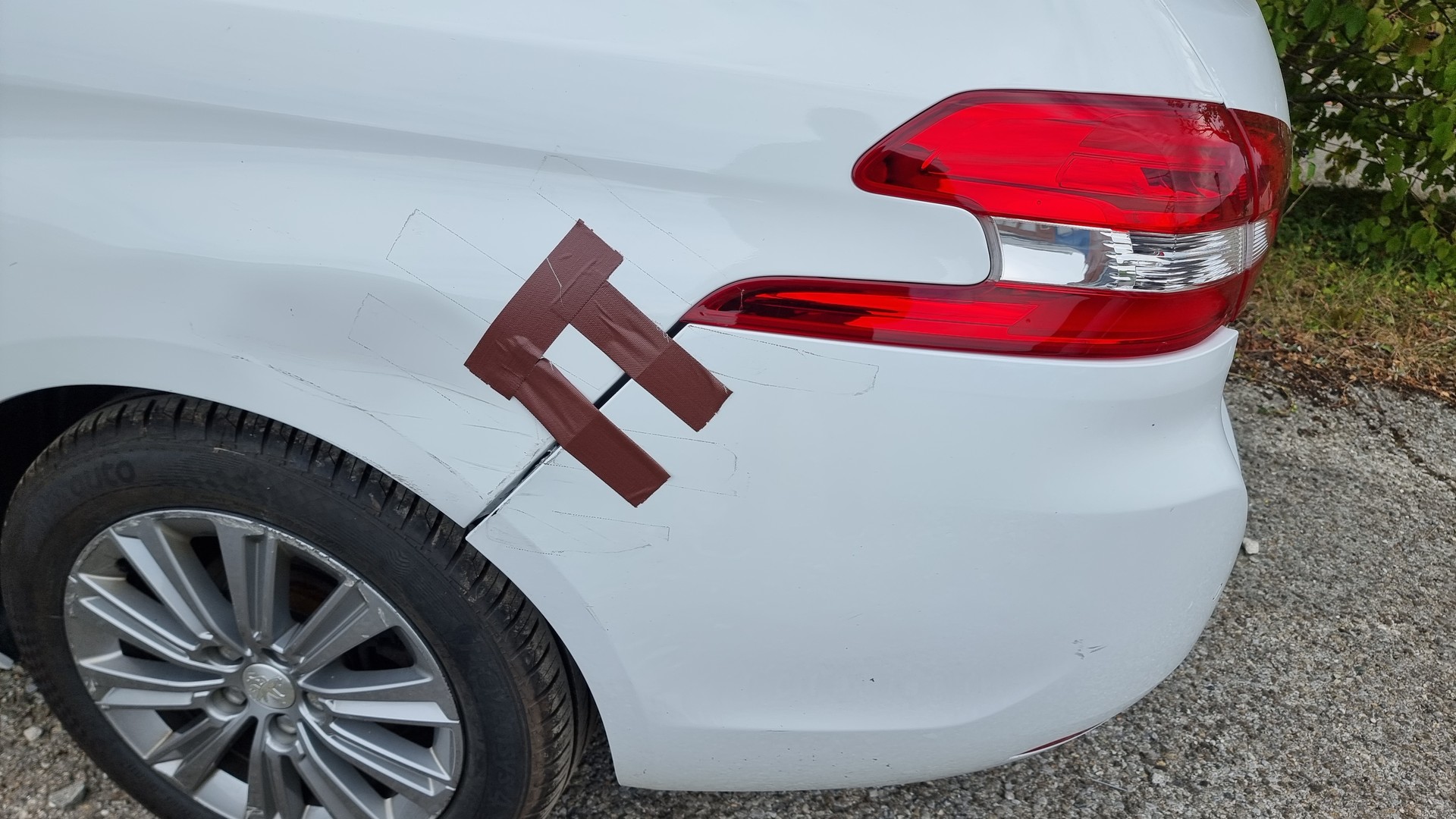 PEUGEOT 308 SW 1.5 BlueHDI Active Pack EAT8-image-9