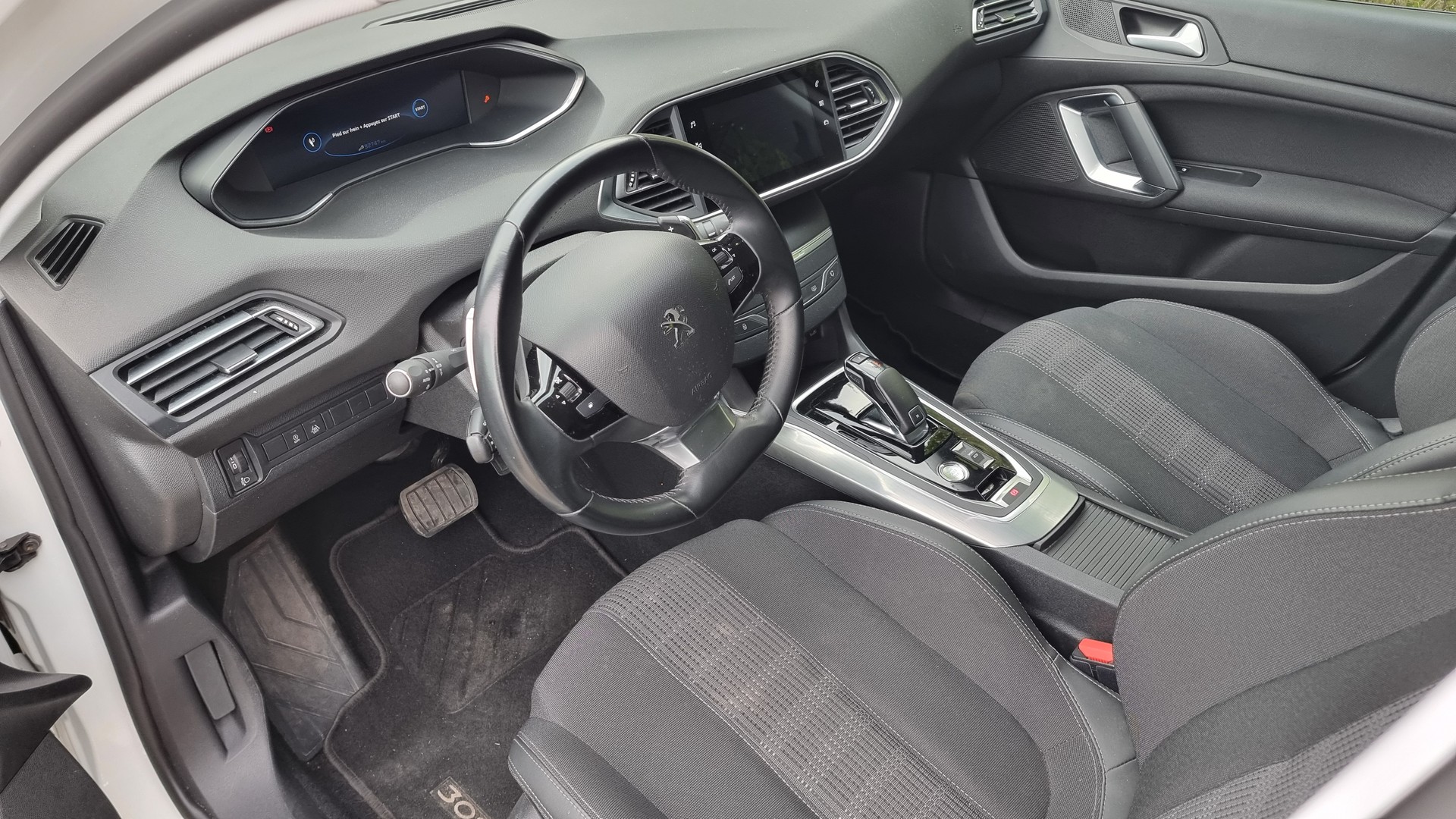 PEUGEOT 308 SW 1.5 BlueHDI Active Pack EAT8-image-12