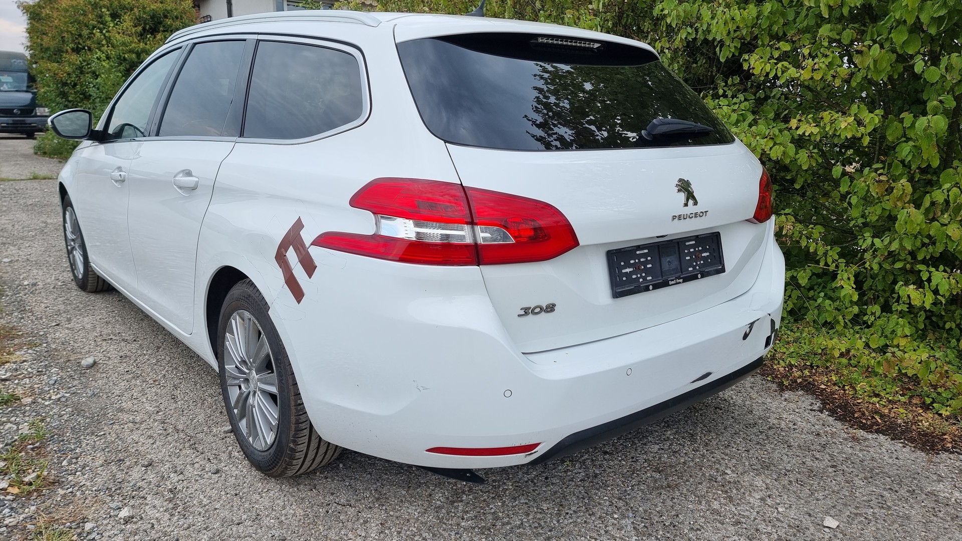 PEUGEOT 308 SW 1.5 BlueHDI Active Pack EAT8-image-10