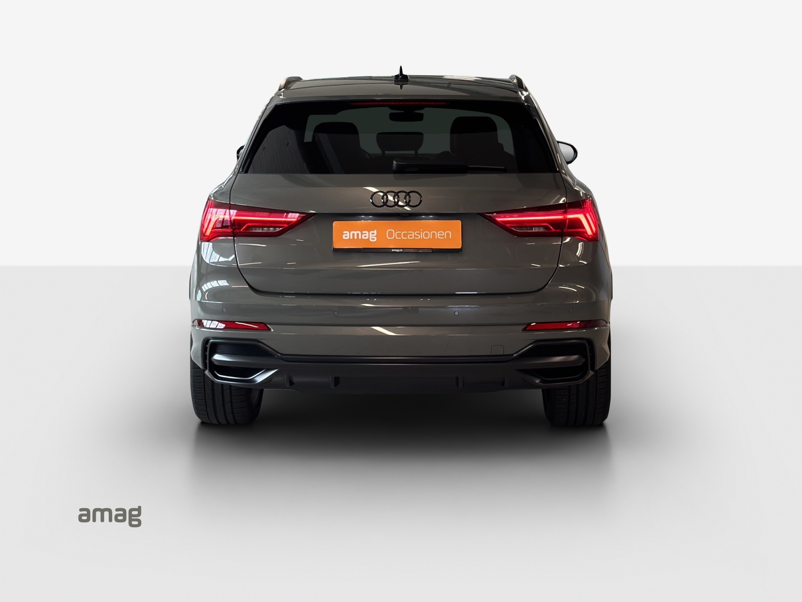 AUDI Q3 35 TFSI S line Attraction S-tronic-image-3