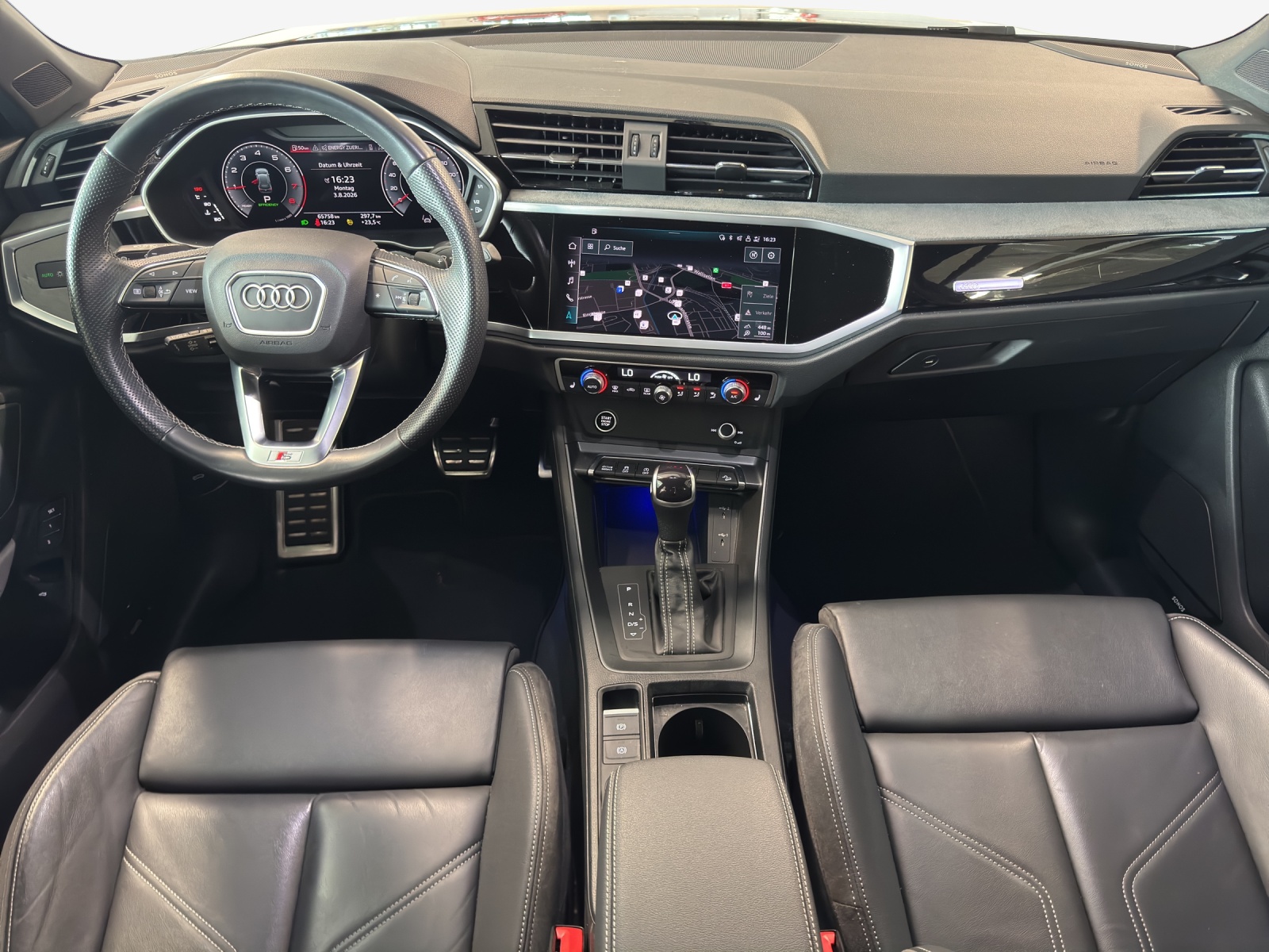 AUDI Q3 35 TFSI S line Attraction S-tronic-image-8