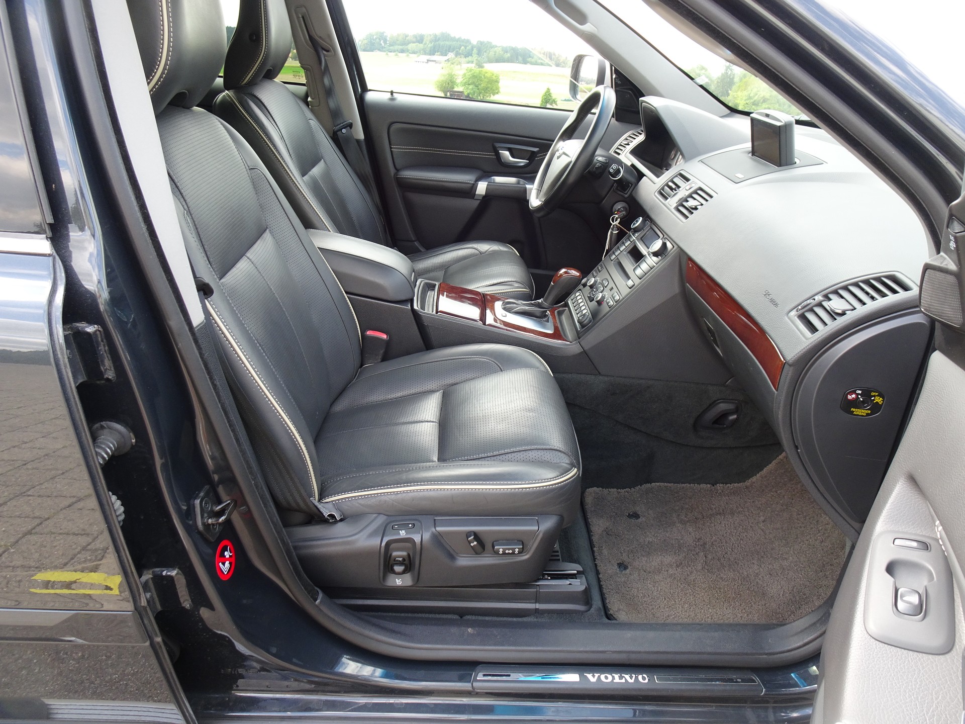 VOLVO XC90 D5 AWD Executive Geartronic / 7.Plätzer-image-6