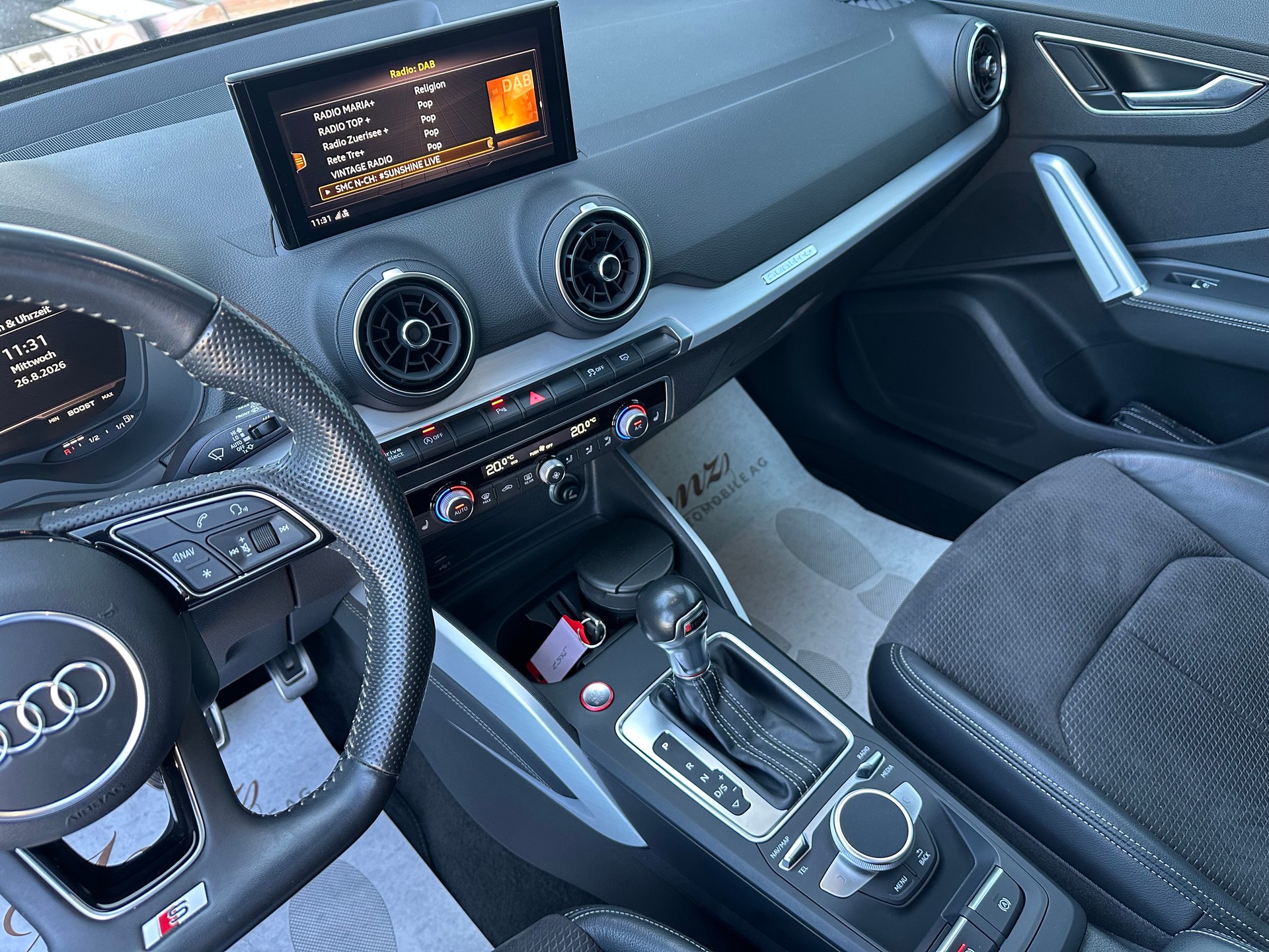 AUDI SQ2 2.0TFSI 301PS quattro S-tronic **Top-Ausstattung**-image-12