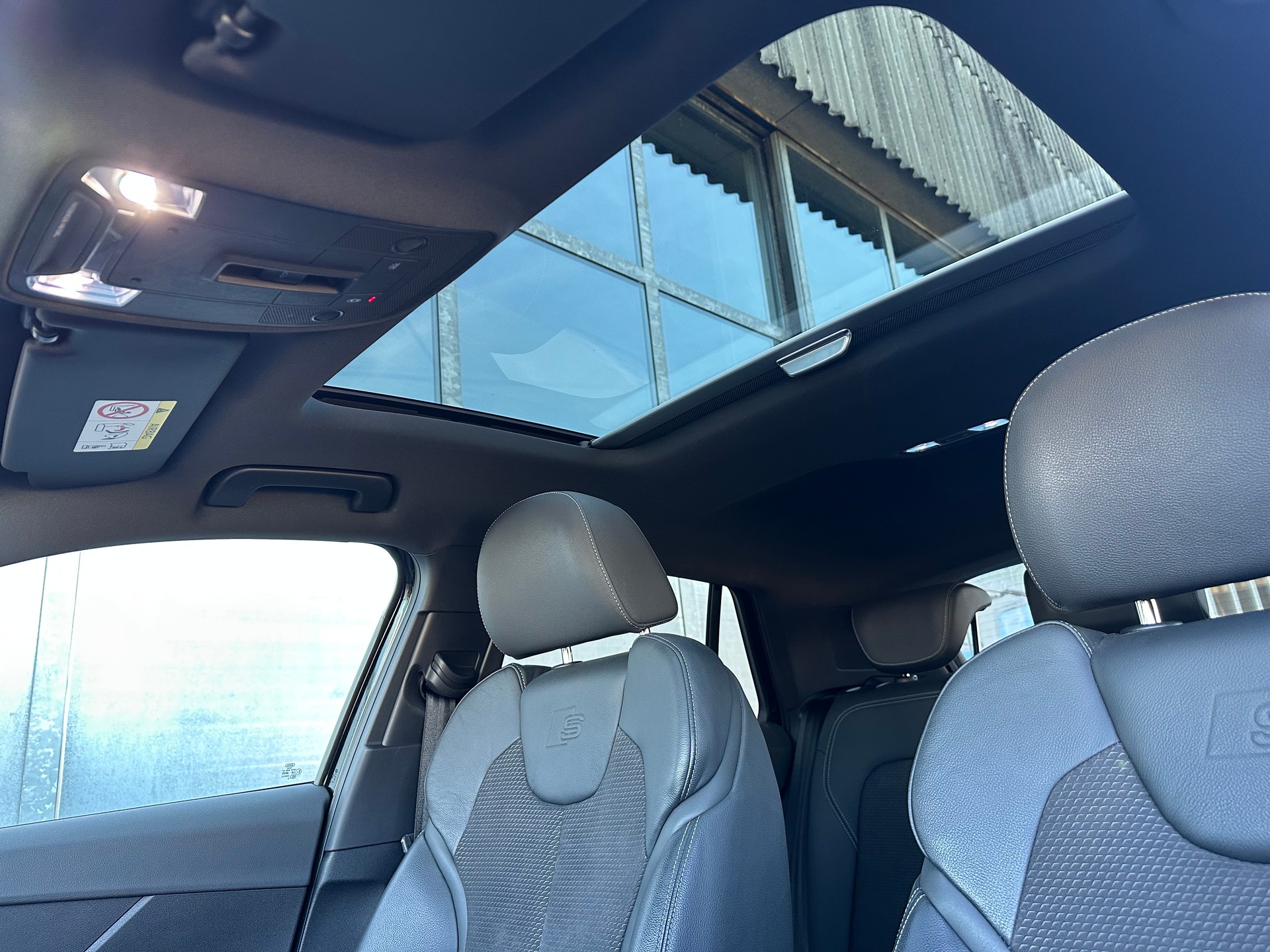 AUDI SQ2 2.0TFSI 301PS quattro S-tronic **Top-Ausstattung**-image-14