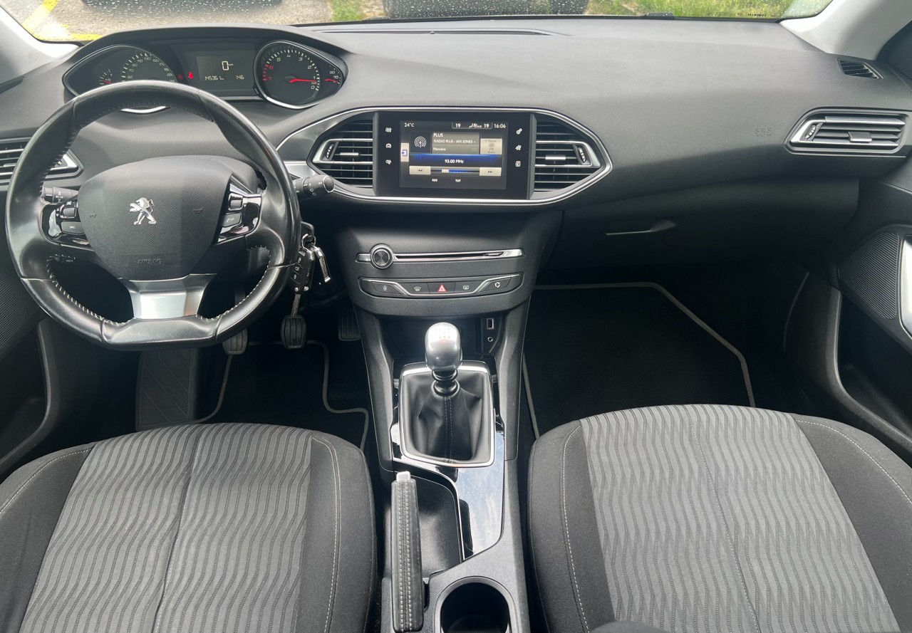 PEUGEOT 308 1.6 THP Active-image-9