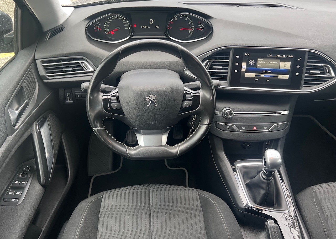 PEUGEOT 308 1.6 THP Active-image-10