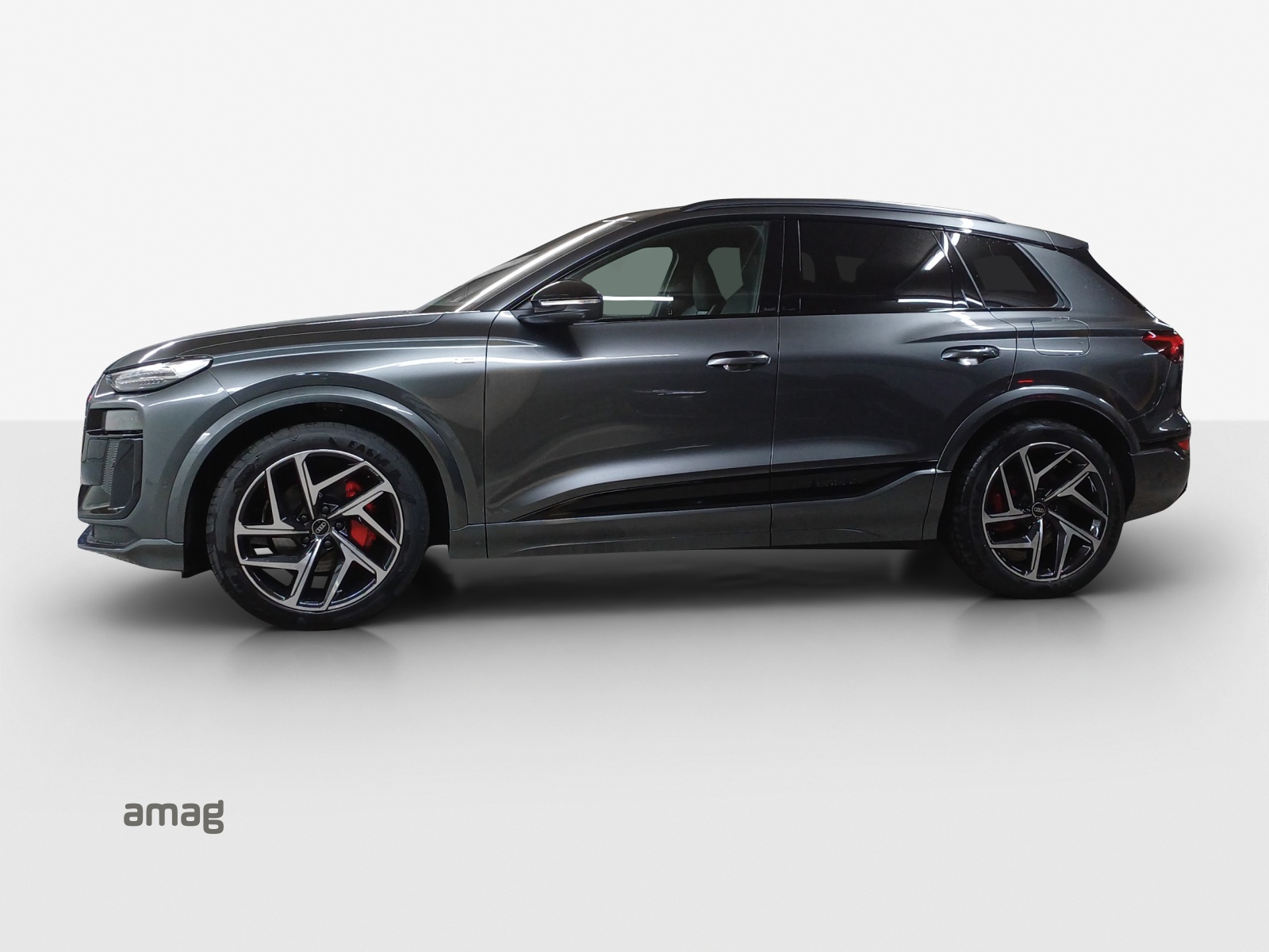 AUDI Q6 e-tron quattro-showroom-element-1