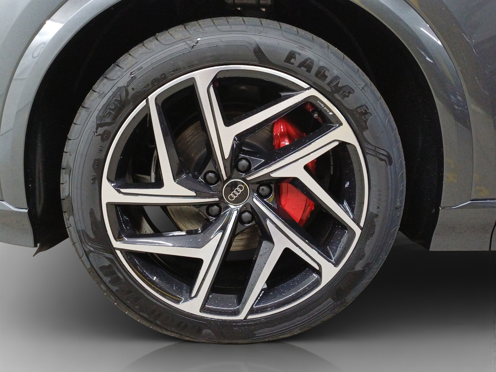 AUDI Q6 e-tron quattro-image-15