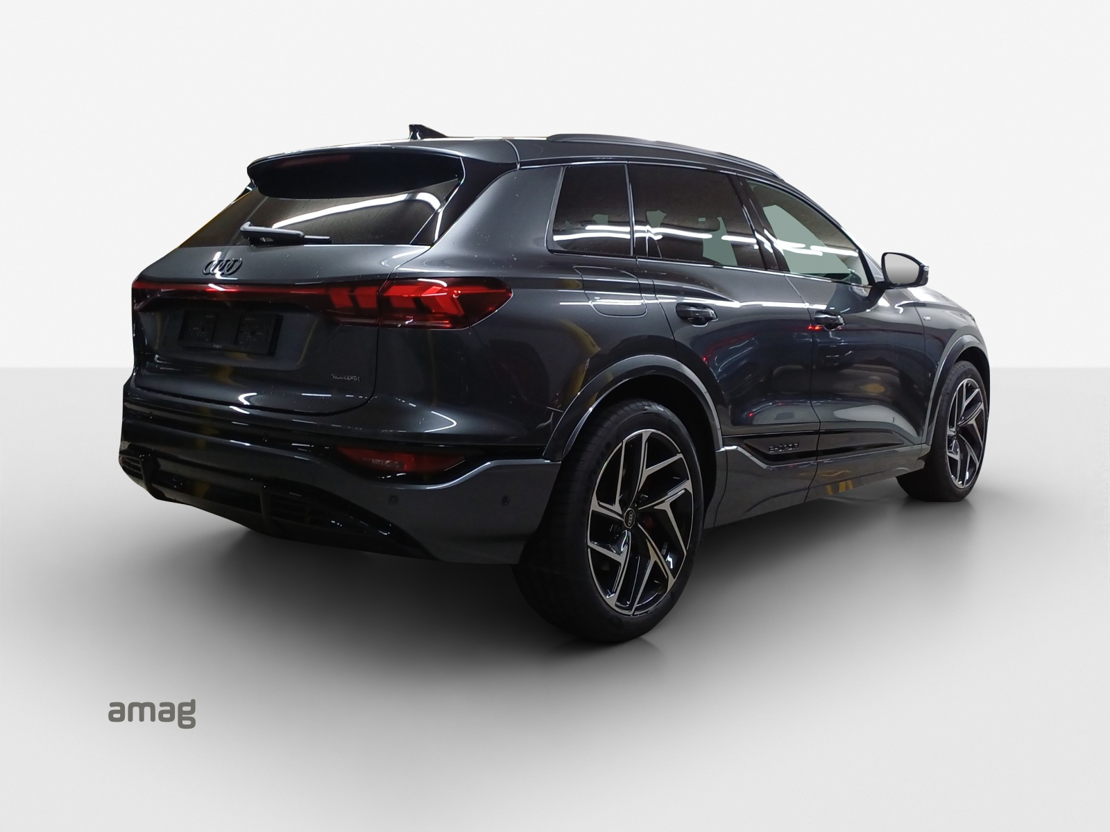 AUDI Q6 e-tron quattro-image-4