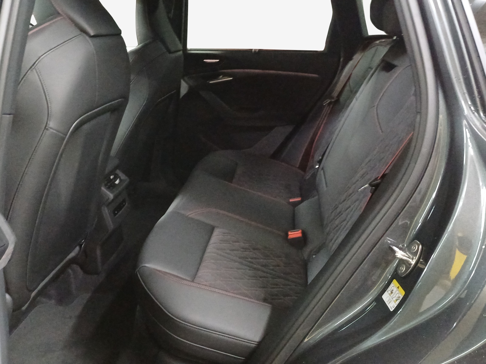 AUDI Q6 e-tron quattro-image-11