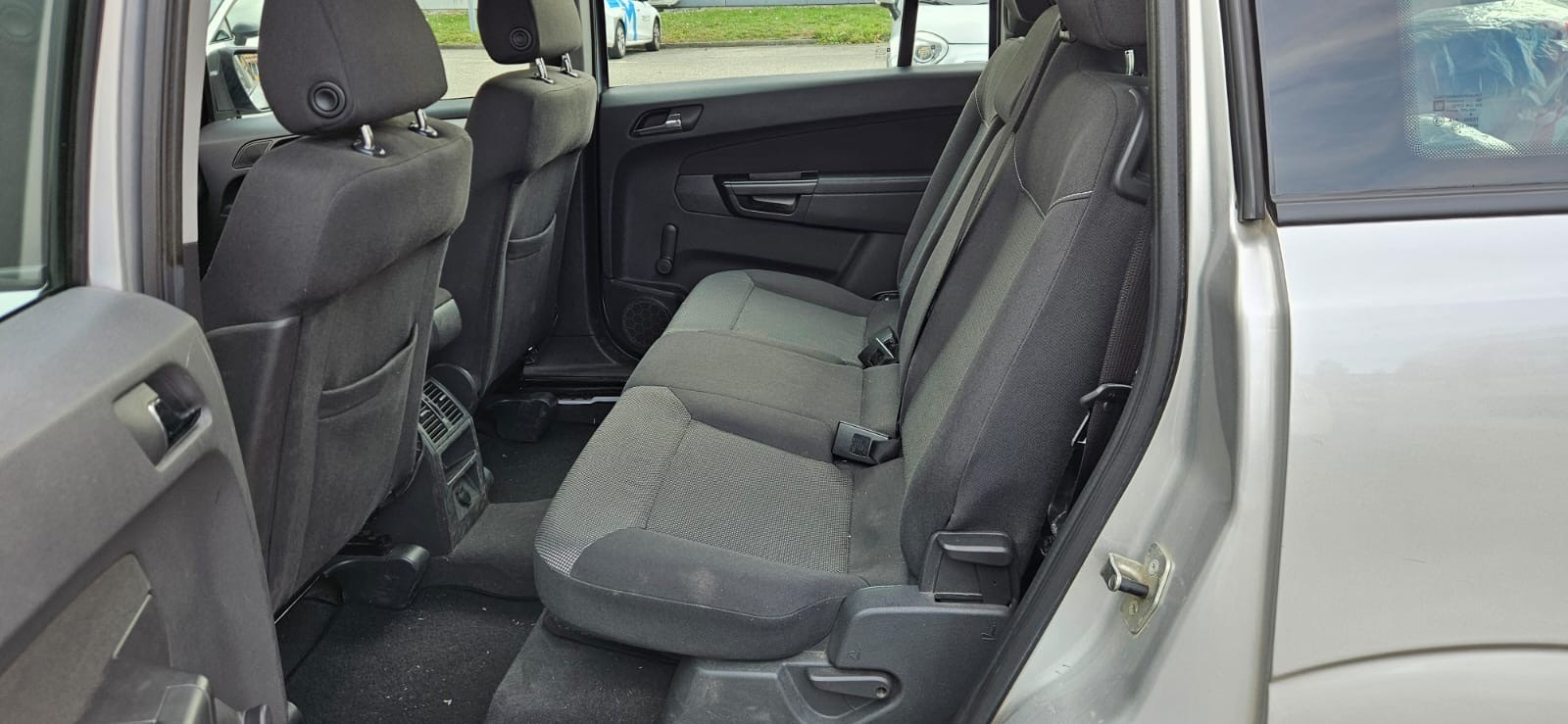 OPEL Zafira 1.8i 16V-image-9