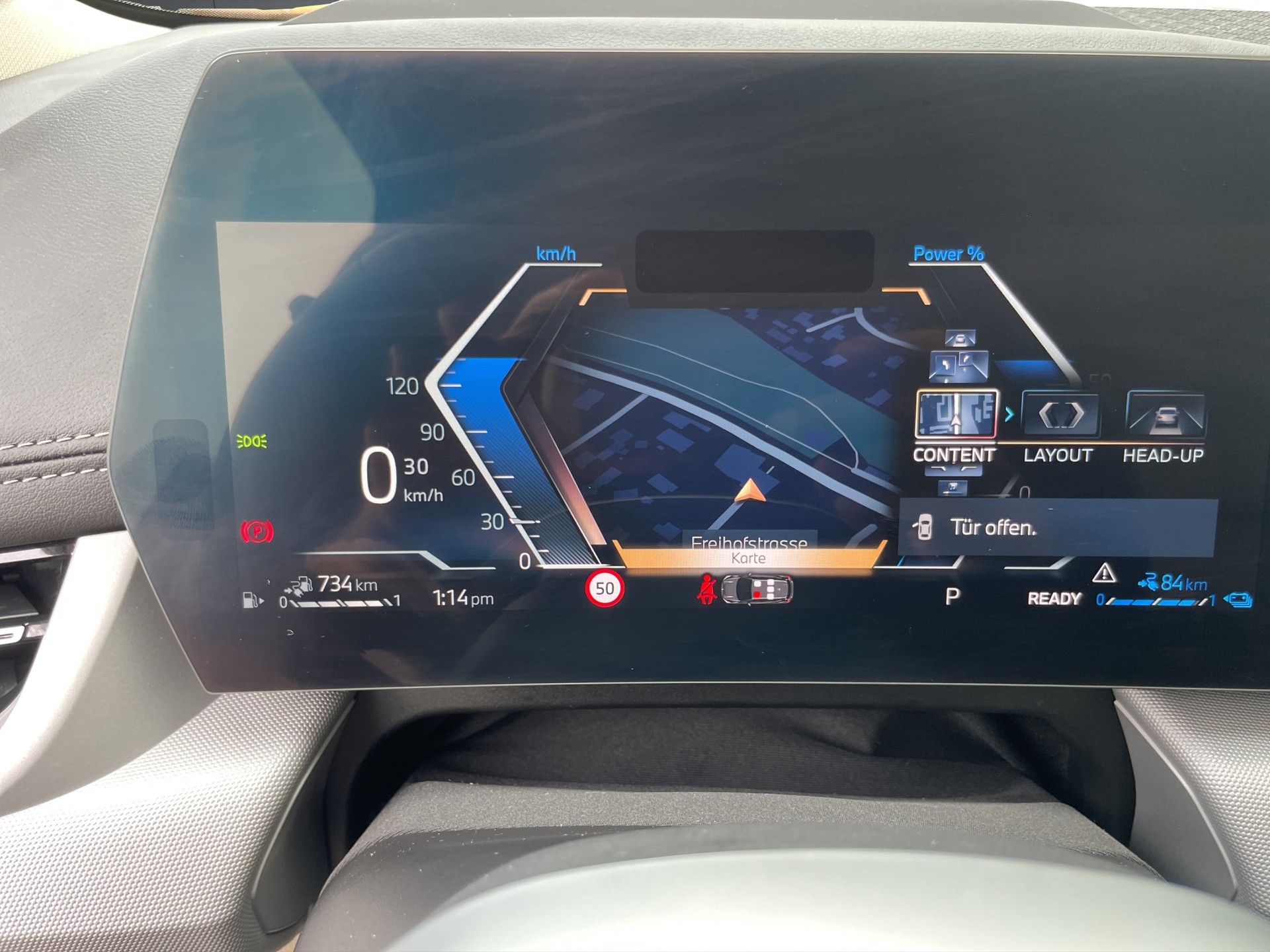 BMW 230e xDrive Active Tourer-image-14