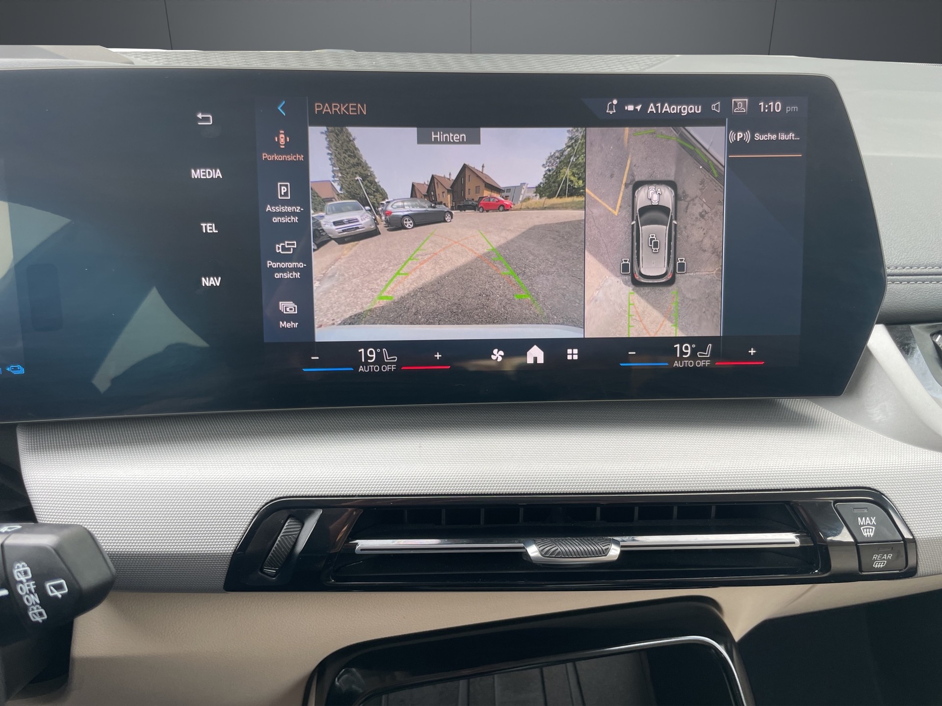 BMW 230e xDrive Active Tourer-image-11
