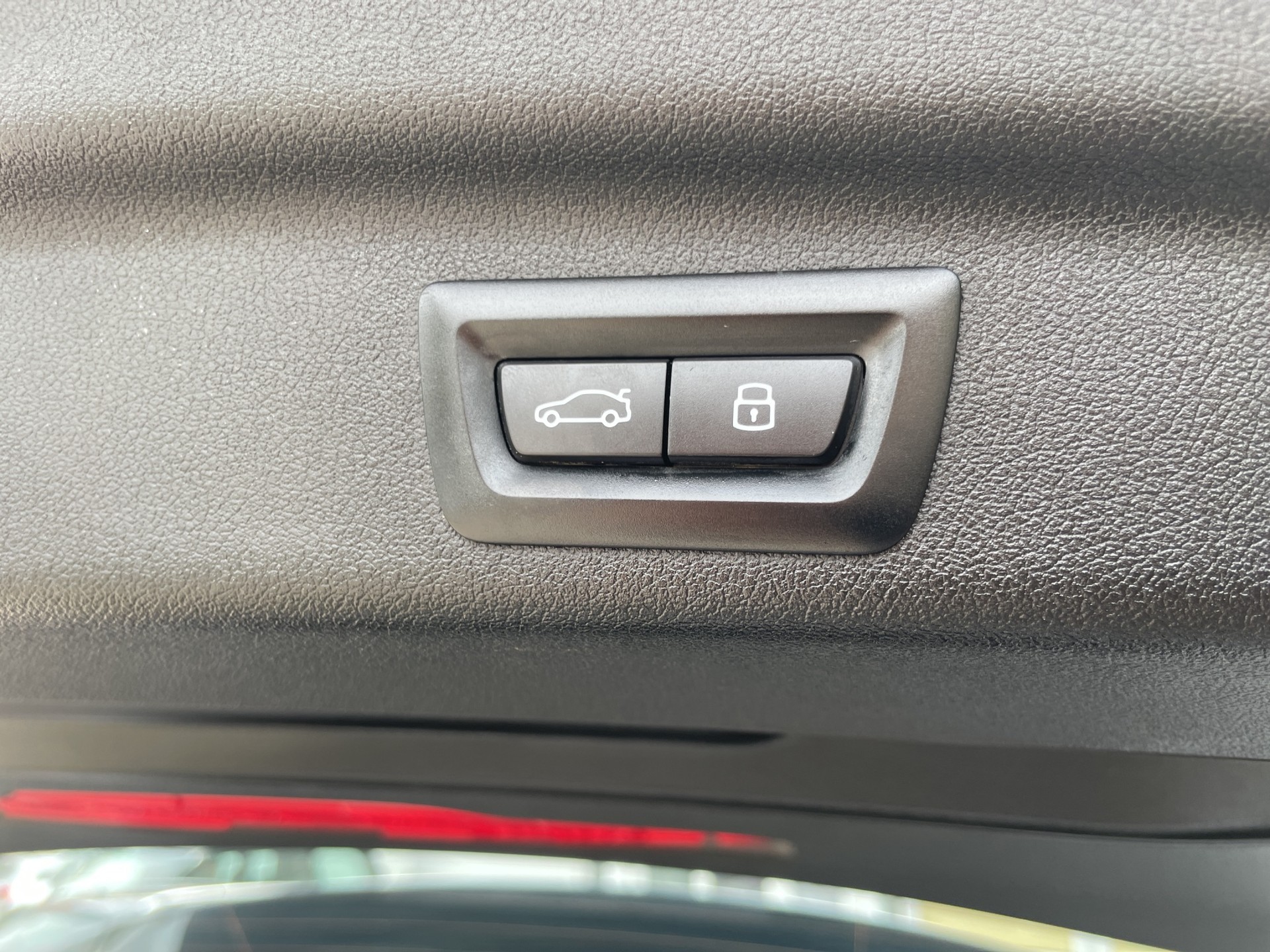 BMW 230e xDrive Active Tourer-image-18