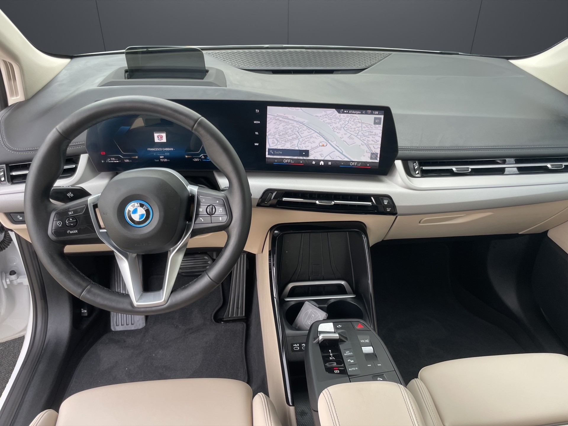 BMW 230e xDrive Active Tourer-image-10