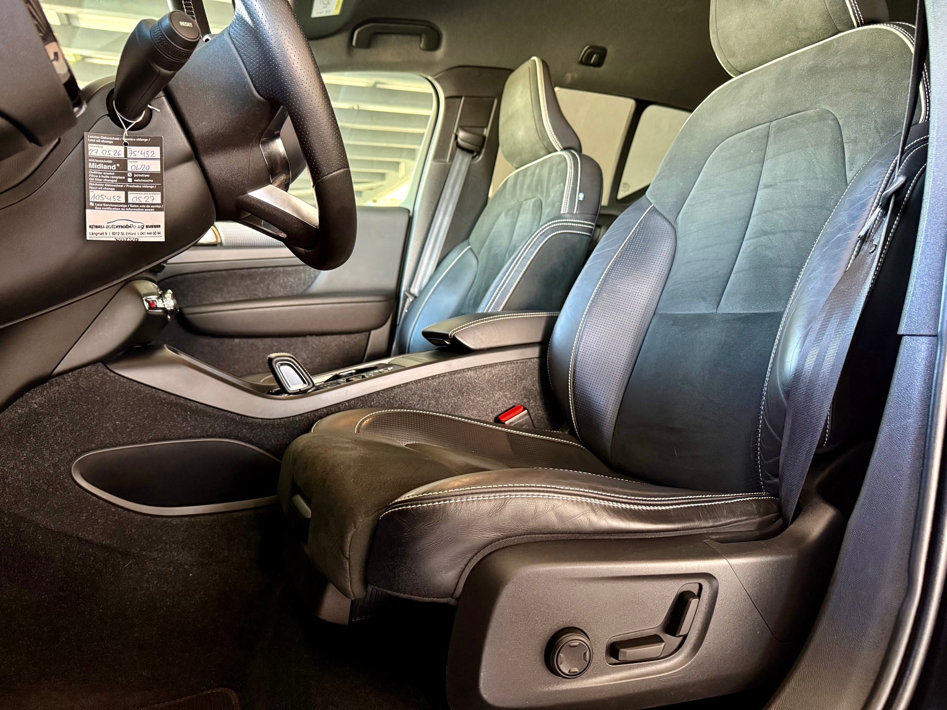 VOLVO XC40 T4 AWD R-Design Geartronic-image-11