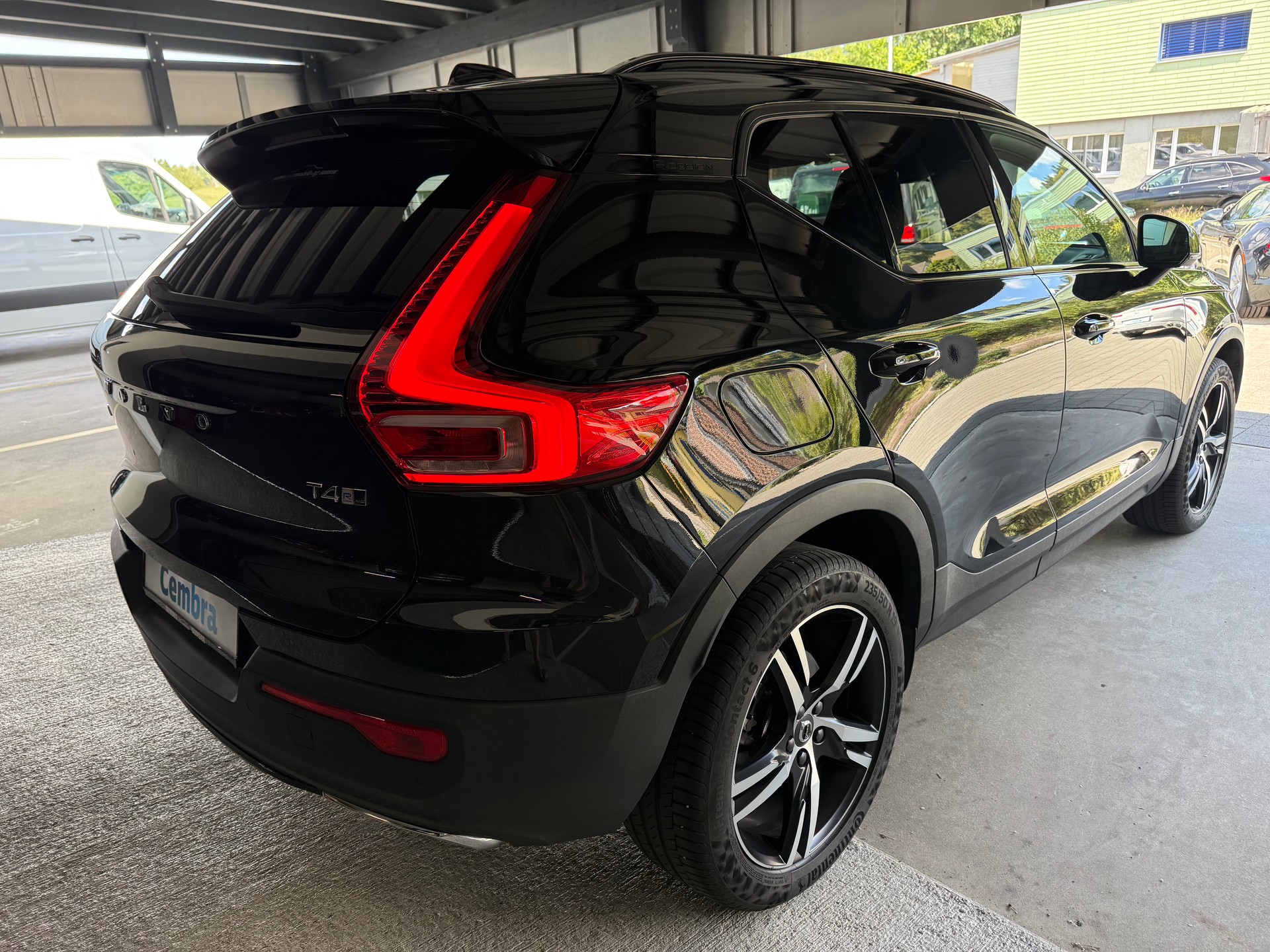 VOLVO XC40 T4 AWD R-Design Geartronic-image-2