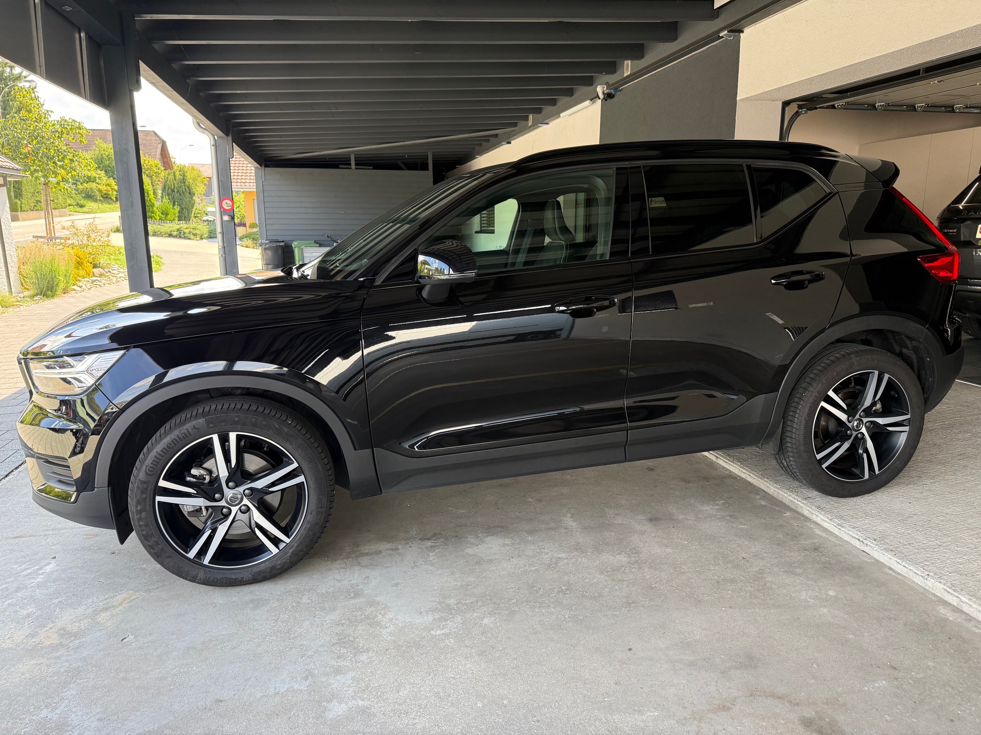 VOLVO XC40 T4 AWD R-Design Geartronic-image-4