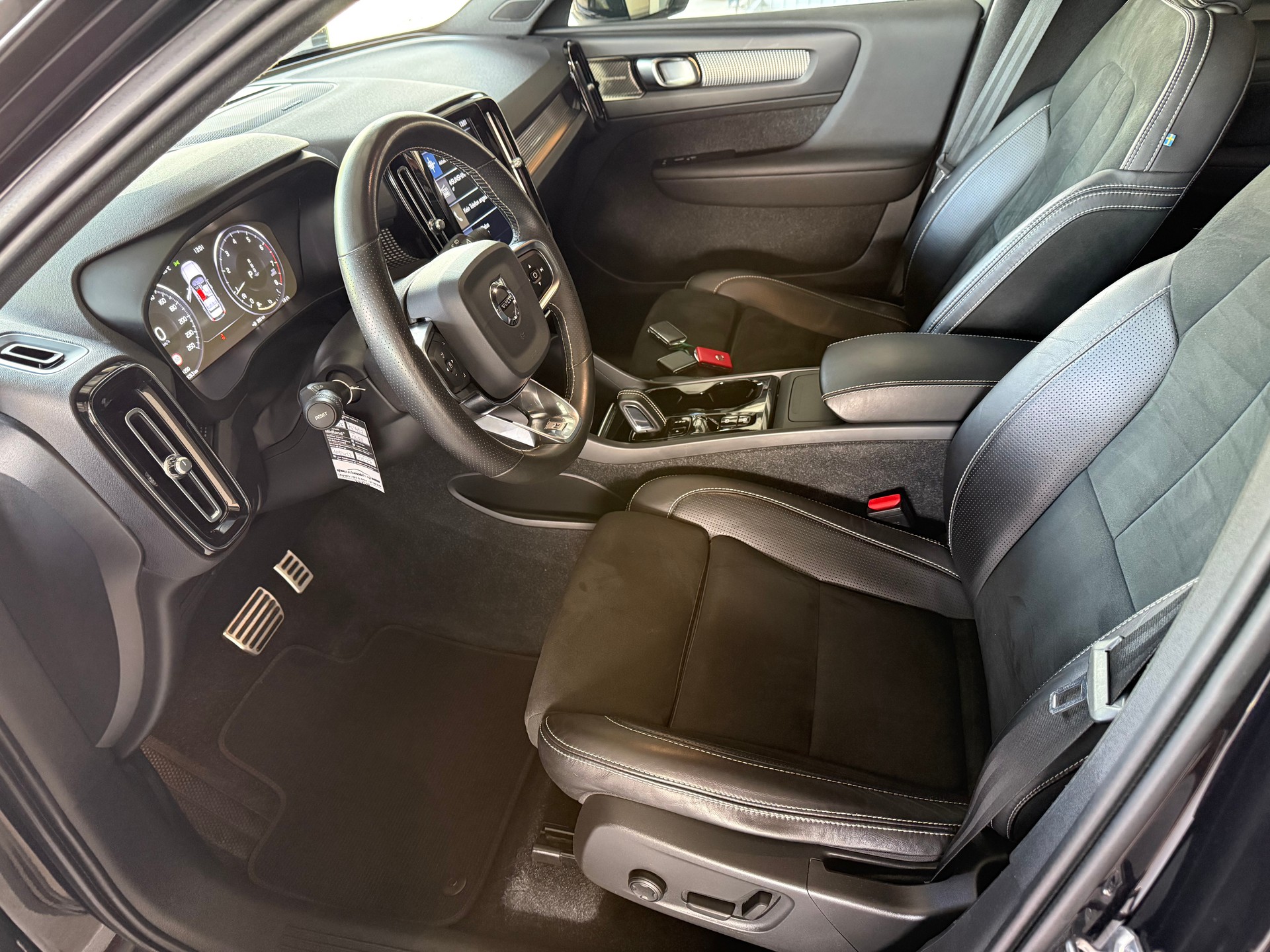 VOLVO XC40 T4 AWD R-Design Geartronic-image-7