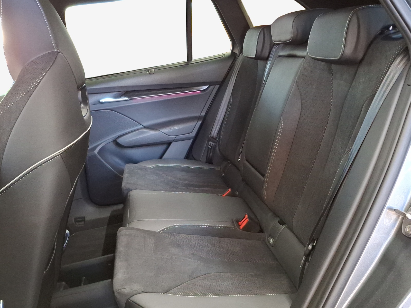SKODA Enyaq iV 80 SportLine Ultra-image-12