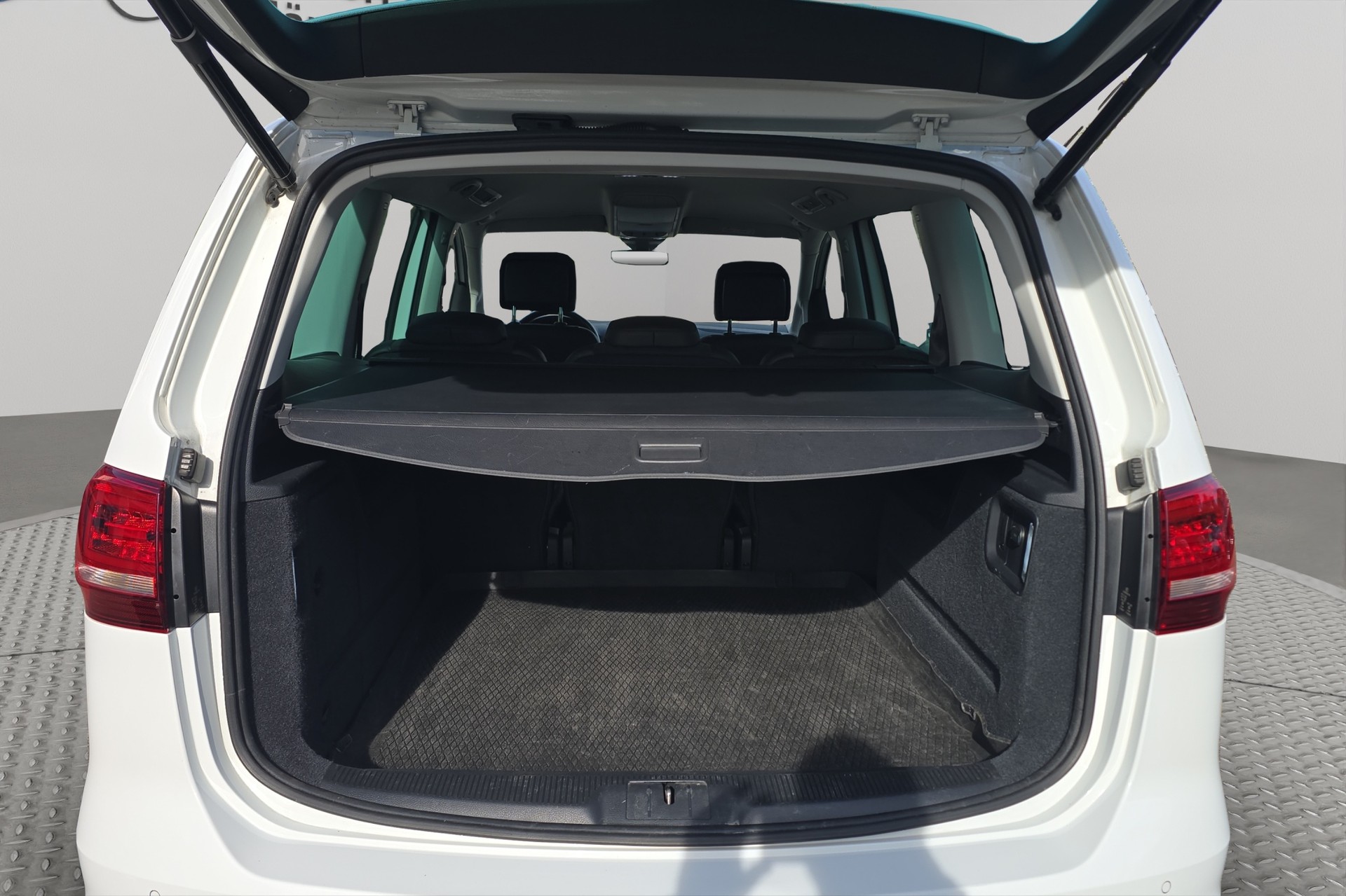 VW Sharan 2.0 TDI BMT Highline 4Motion-image-8