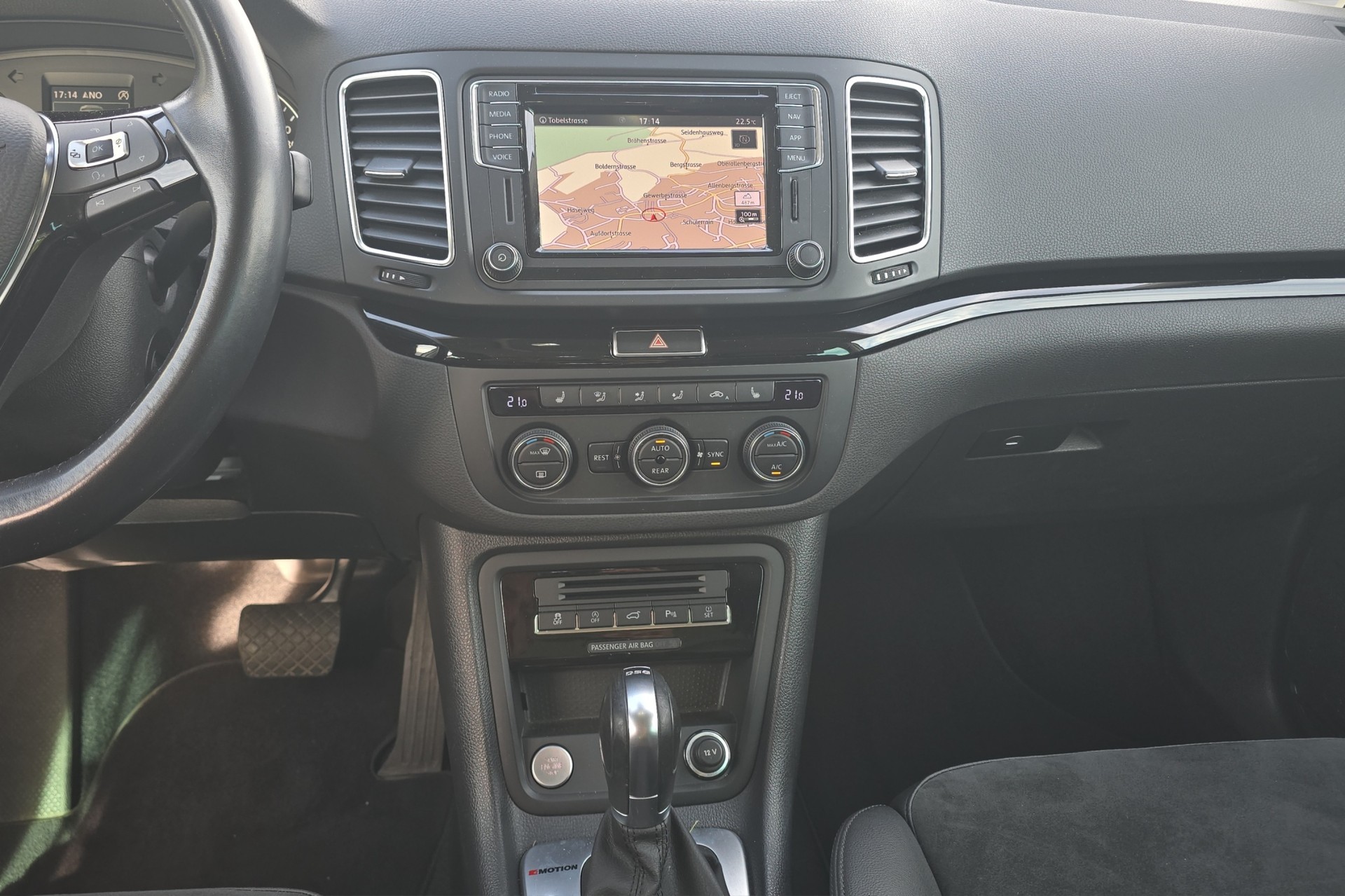 VW Sharan 2.0 TDI BMT Highline DSG 4M-image-7