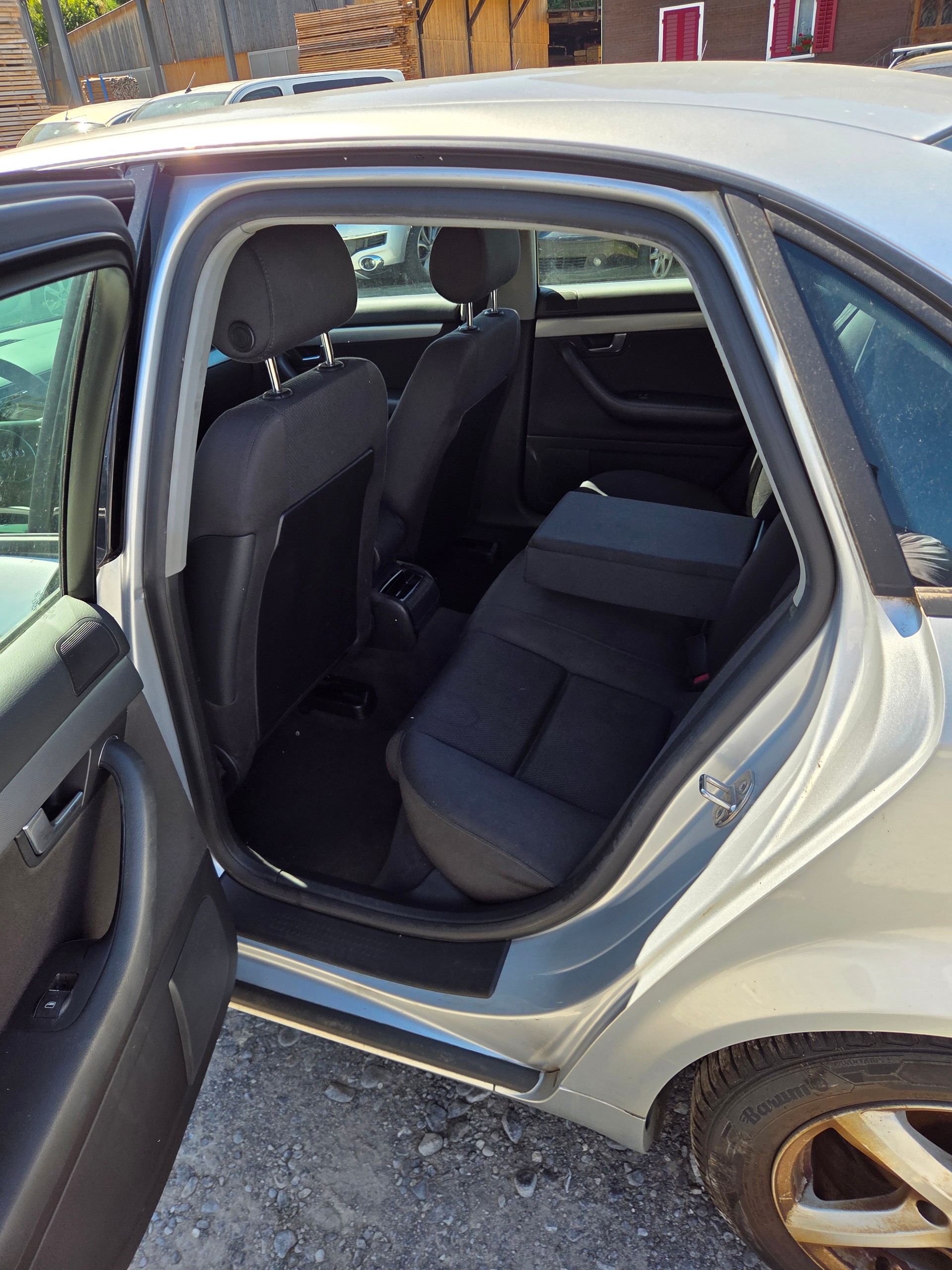 AUDI A4 2.0-image-5