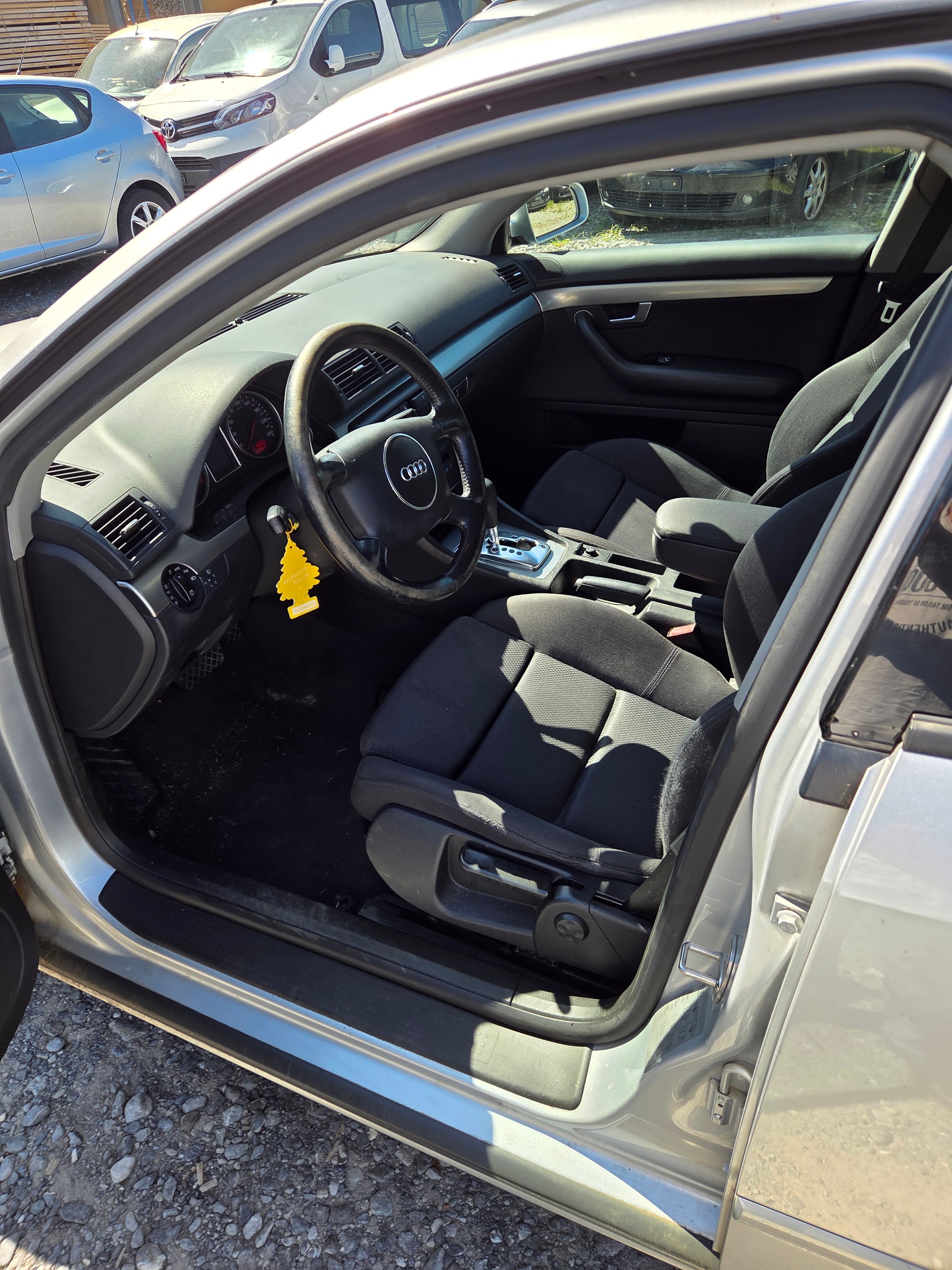 AUDI A4 2.0-image-6