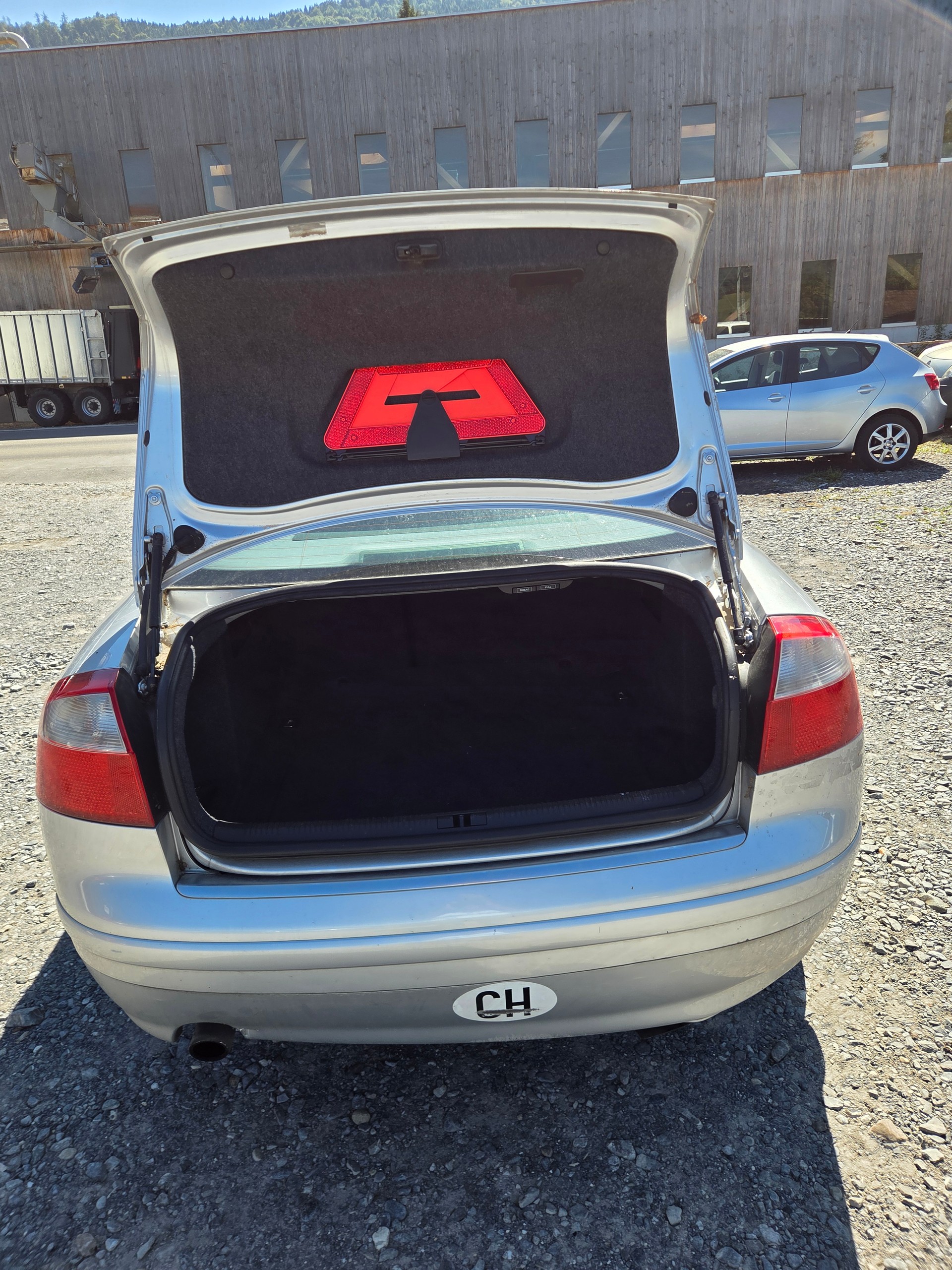 AUDI A4 2.0-image-4