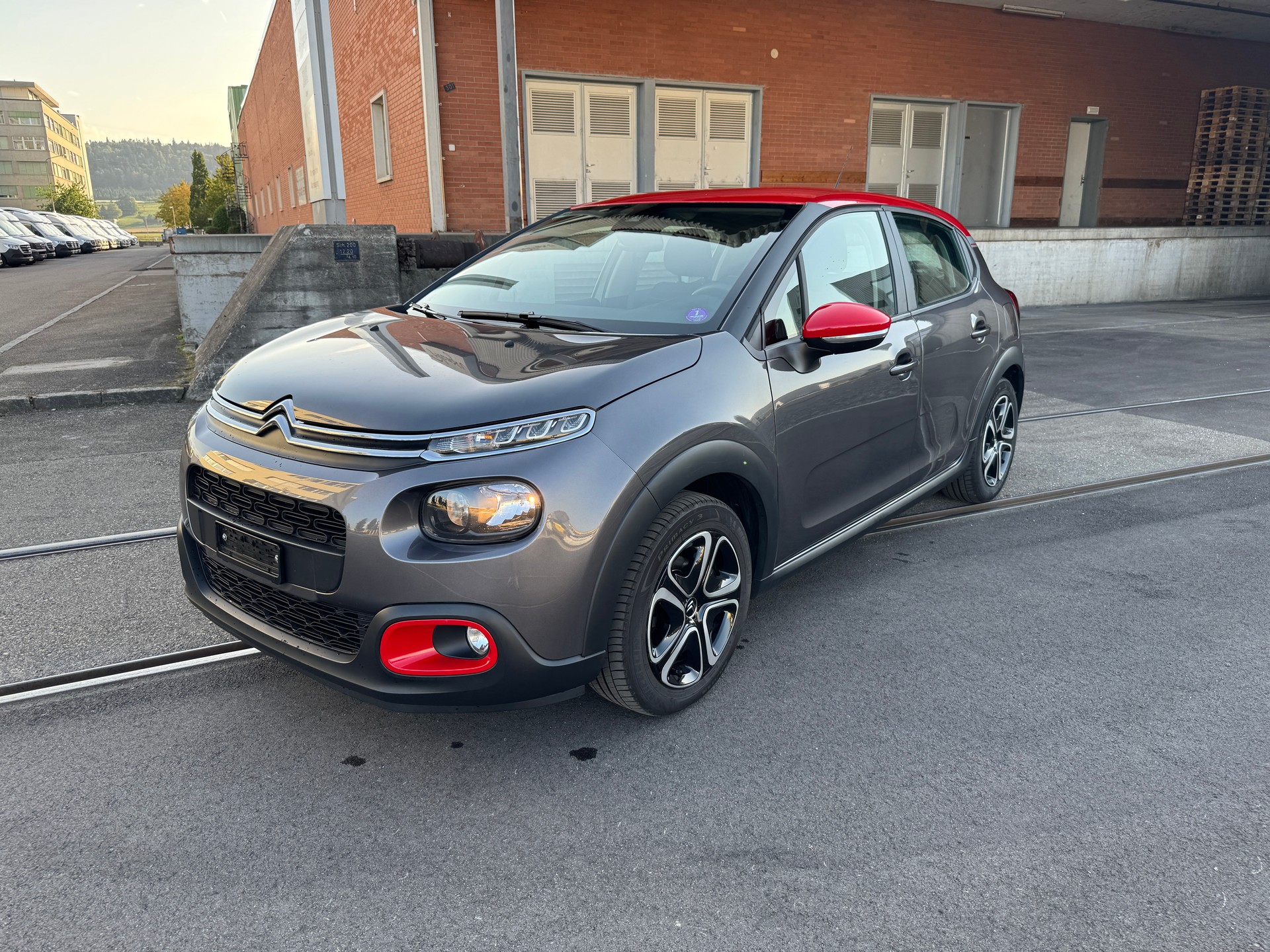 CITROEN C3 1.2i PureTech Feel EAT-image-1