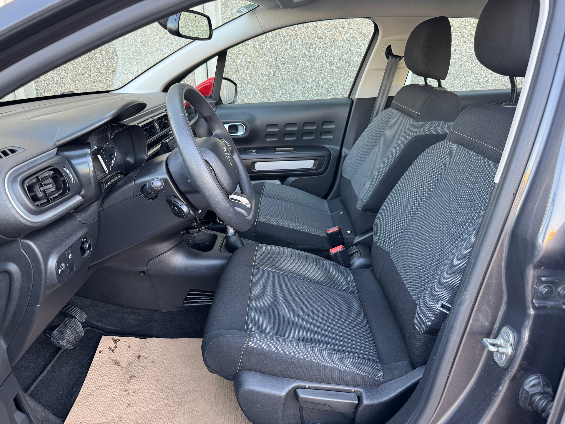 CITROEN C3 1.2i PureTech Feel EAT-image-9
