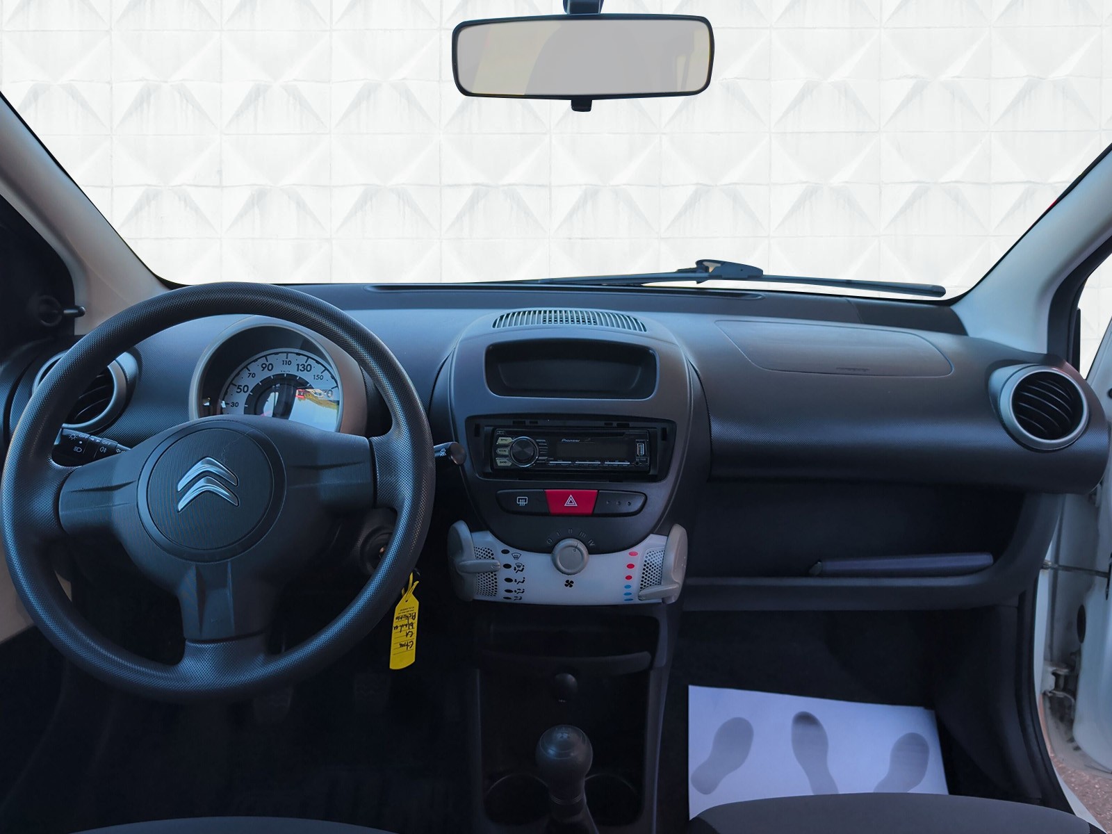 CITROEN C1 1.0i Attraction-image-9