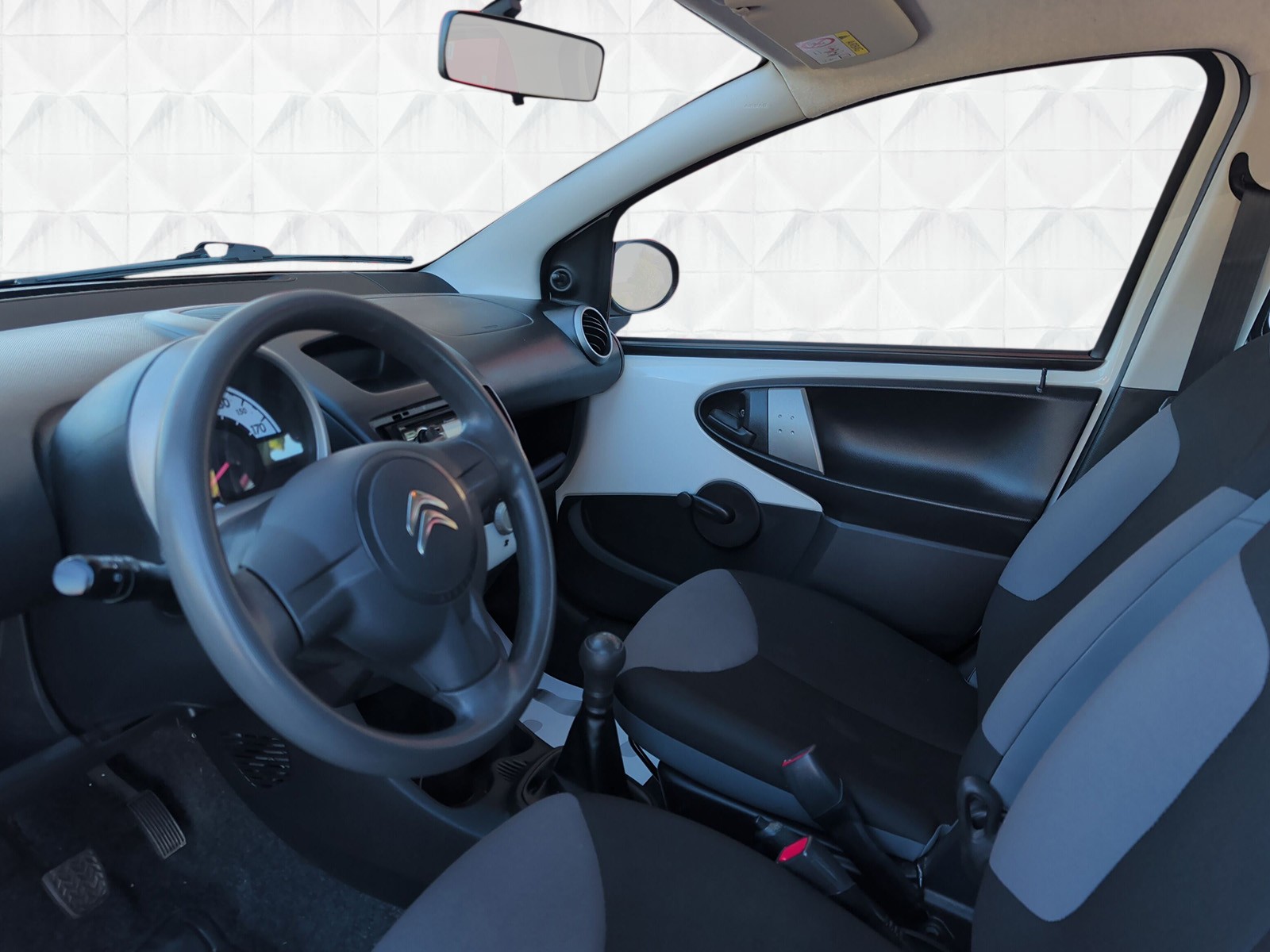 CITROEN C1 1.0i Attraction-image-8