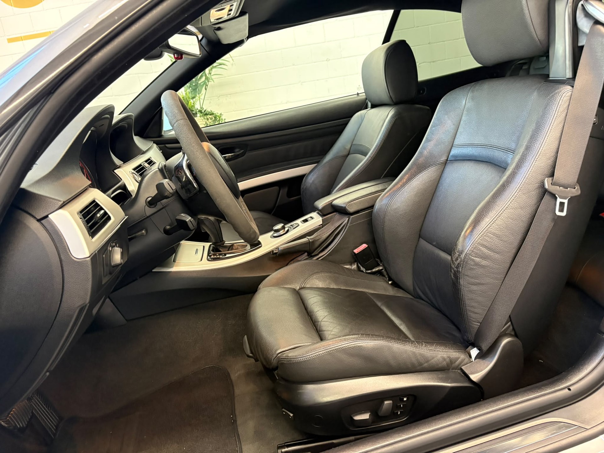 BMW 335i Cabriolet Steptronic-image-6